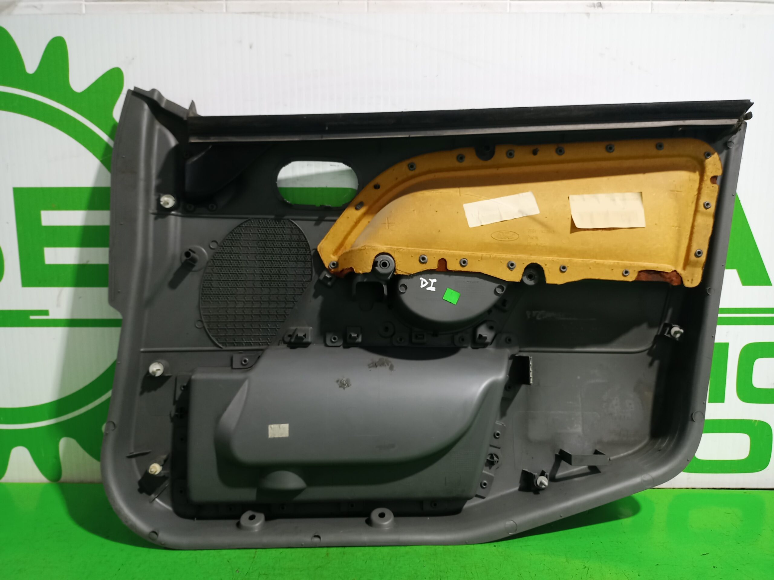 guarnecido_puerta_delantera_izquierda_2s61a23943_ford_fiesta_cbk_ambiente