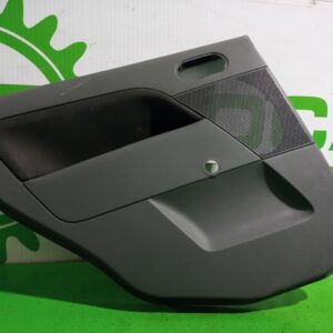 guarnecido_puerta_trasera_izquierda_2s61a27407_ford_fiesta_cbk_ambiente