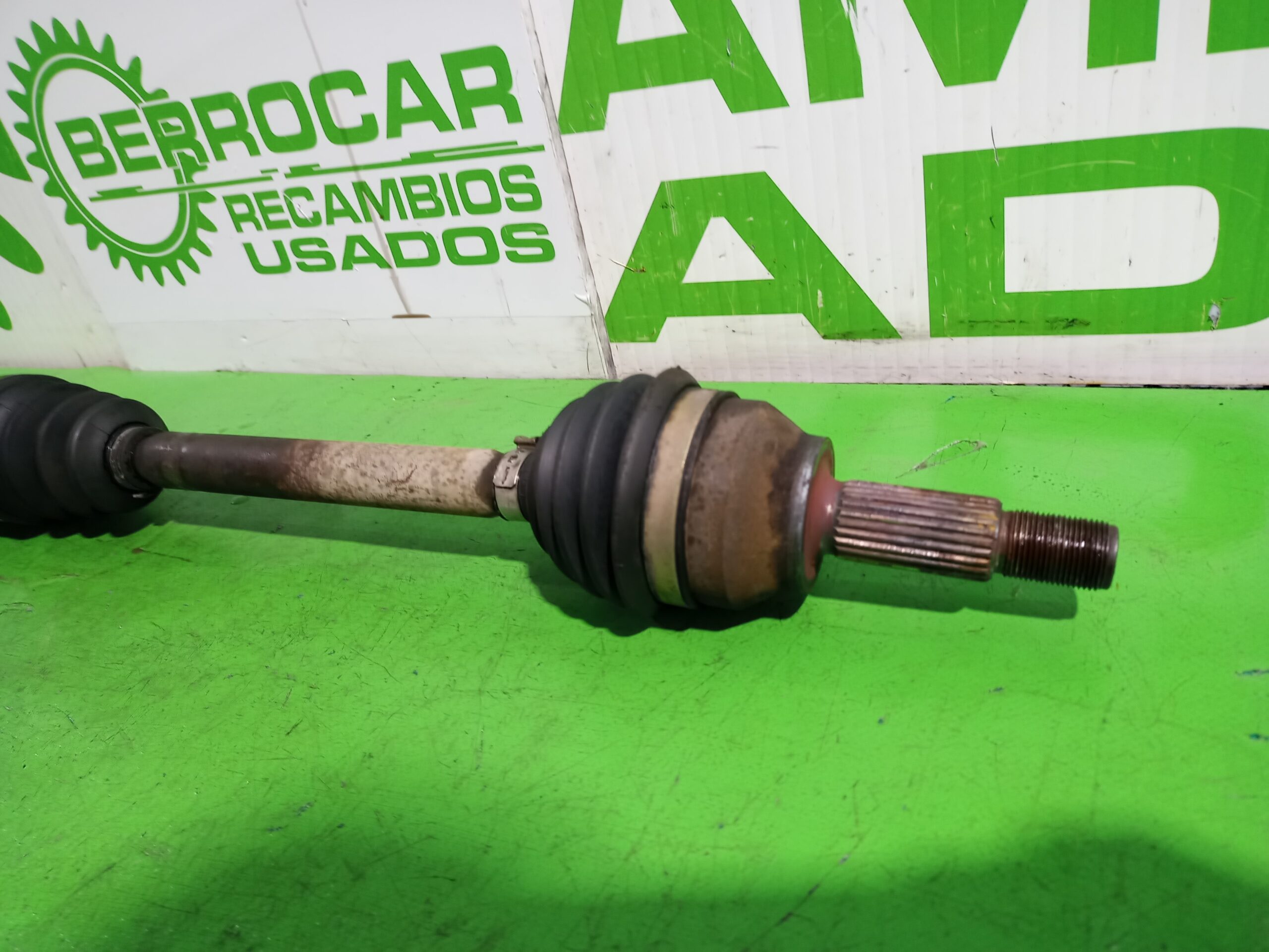 transmision_delantera_derecha_1742888_ford_fiesta_cbk_ambiente