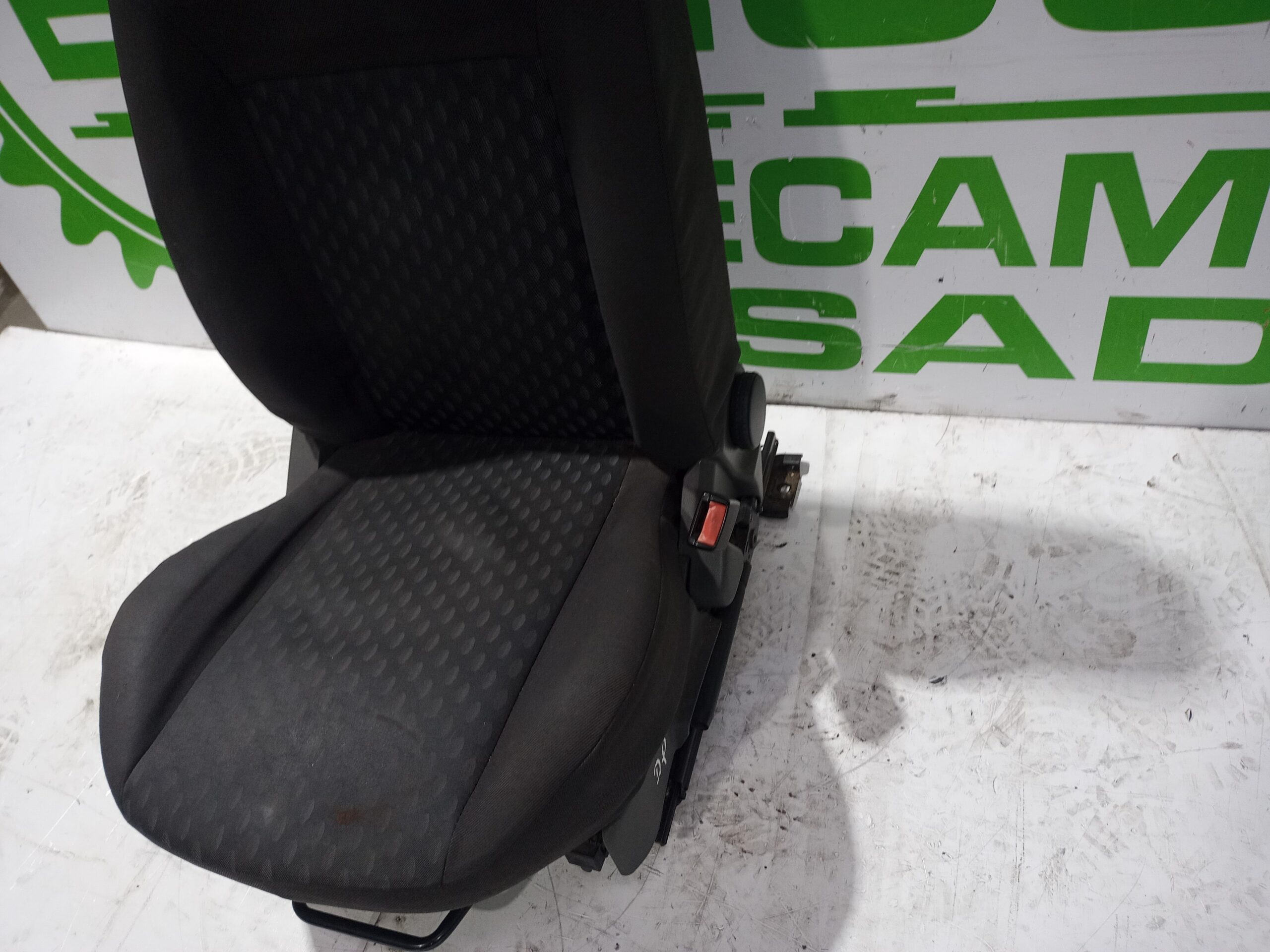 asiento_delantero_derecho_1140808_ford_fiesta_cbk_ambiente