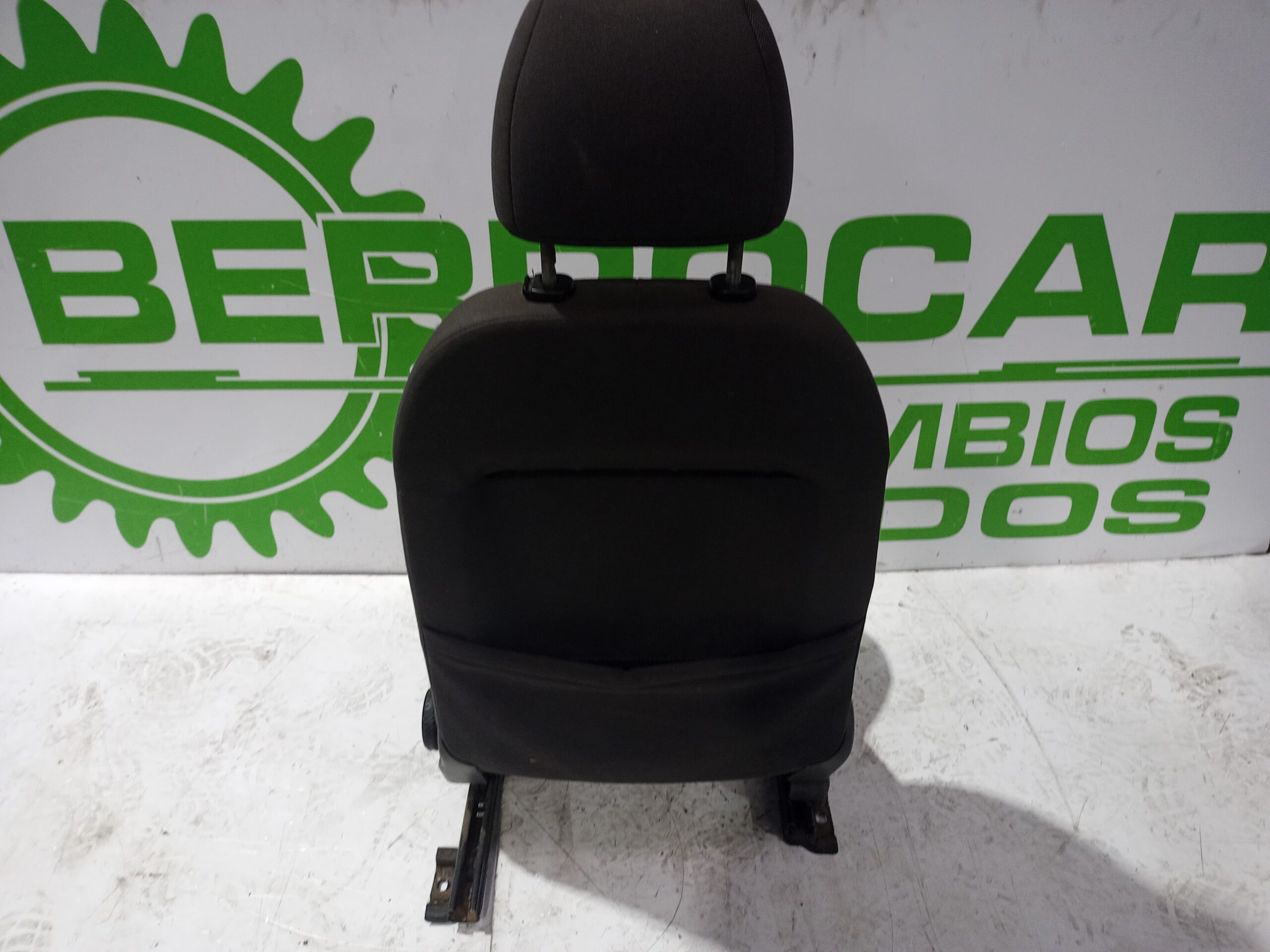 asiento_delantero_derecho_1140808_ford_fiesta_cbk_ambiente