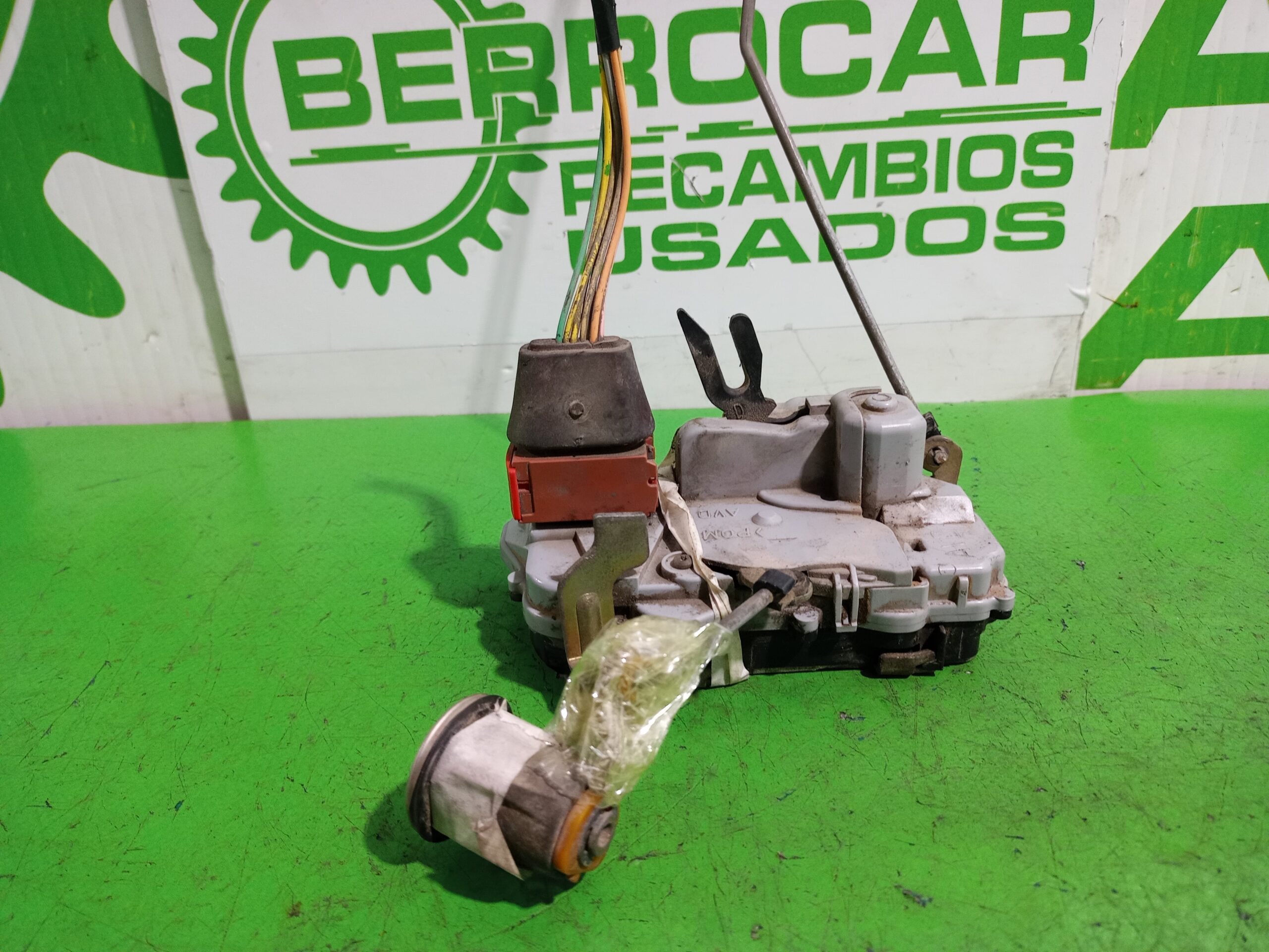 cerradura_puerta_delantera_derecha_9136j2_citr_n_xsara_berlina_1_9_d_sx