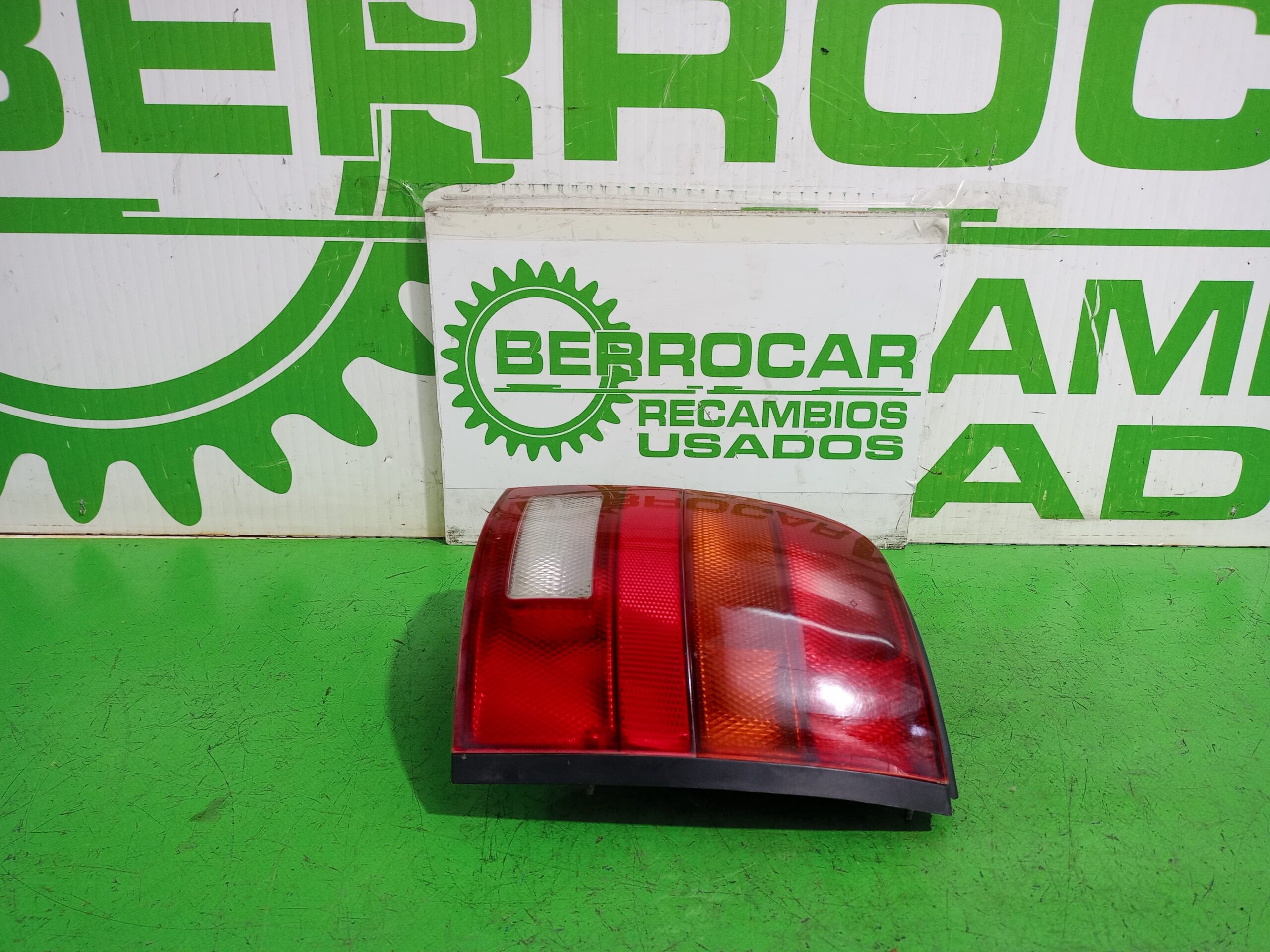 piloto_trasero_derecho_265545f301_nissan_micra_k11_basico