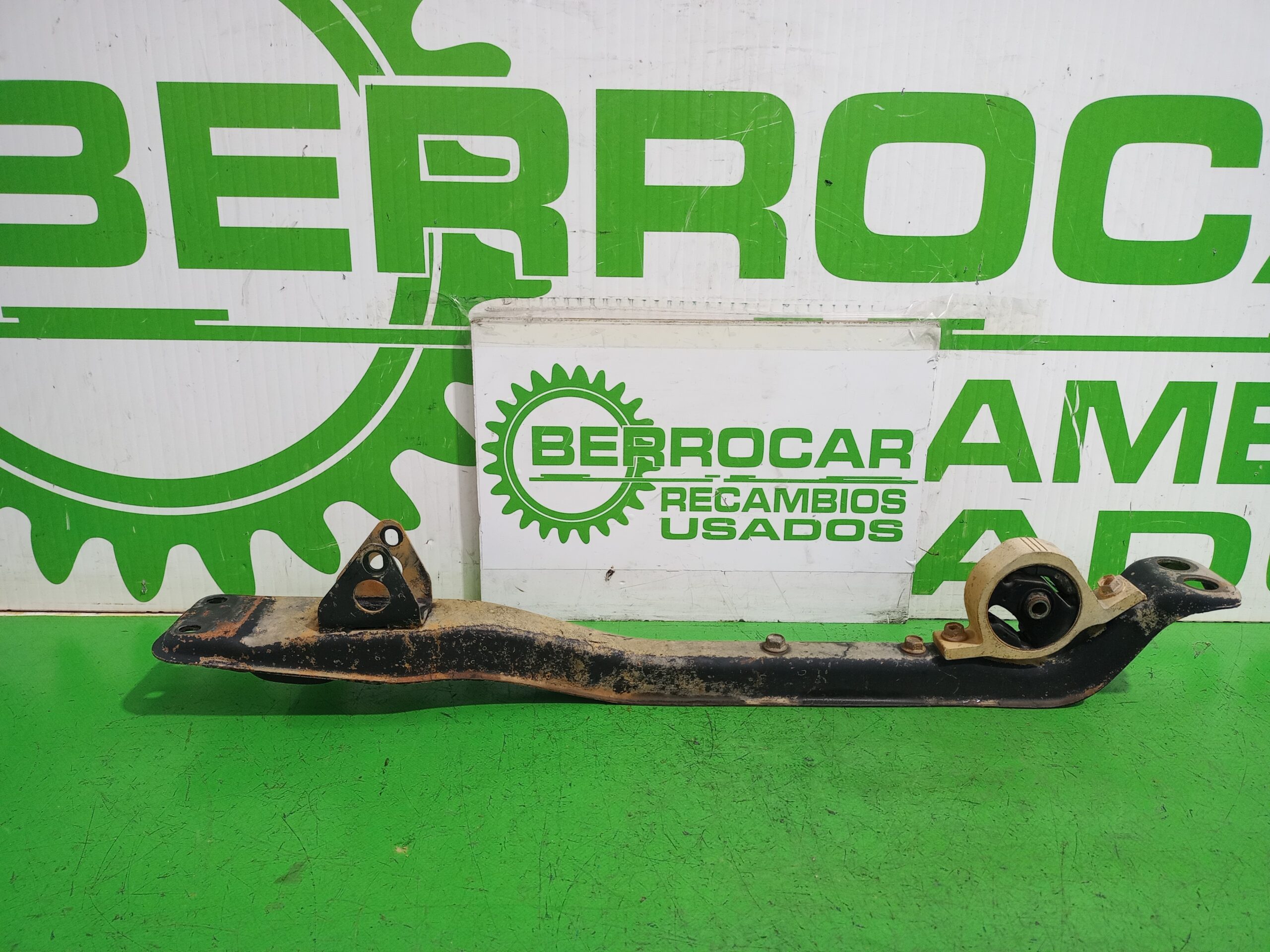 travesano_112405f600_nissan_micra_k11_basico