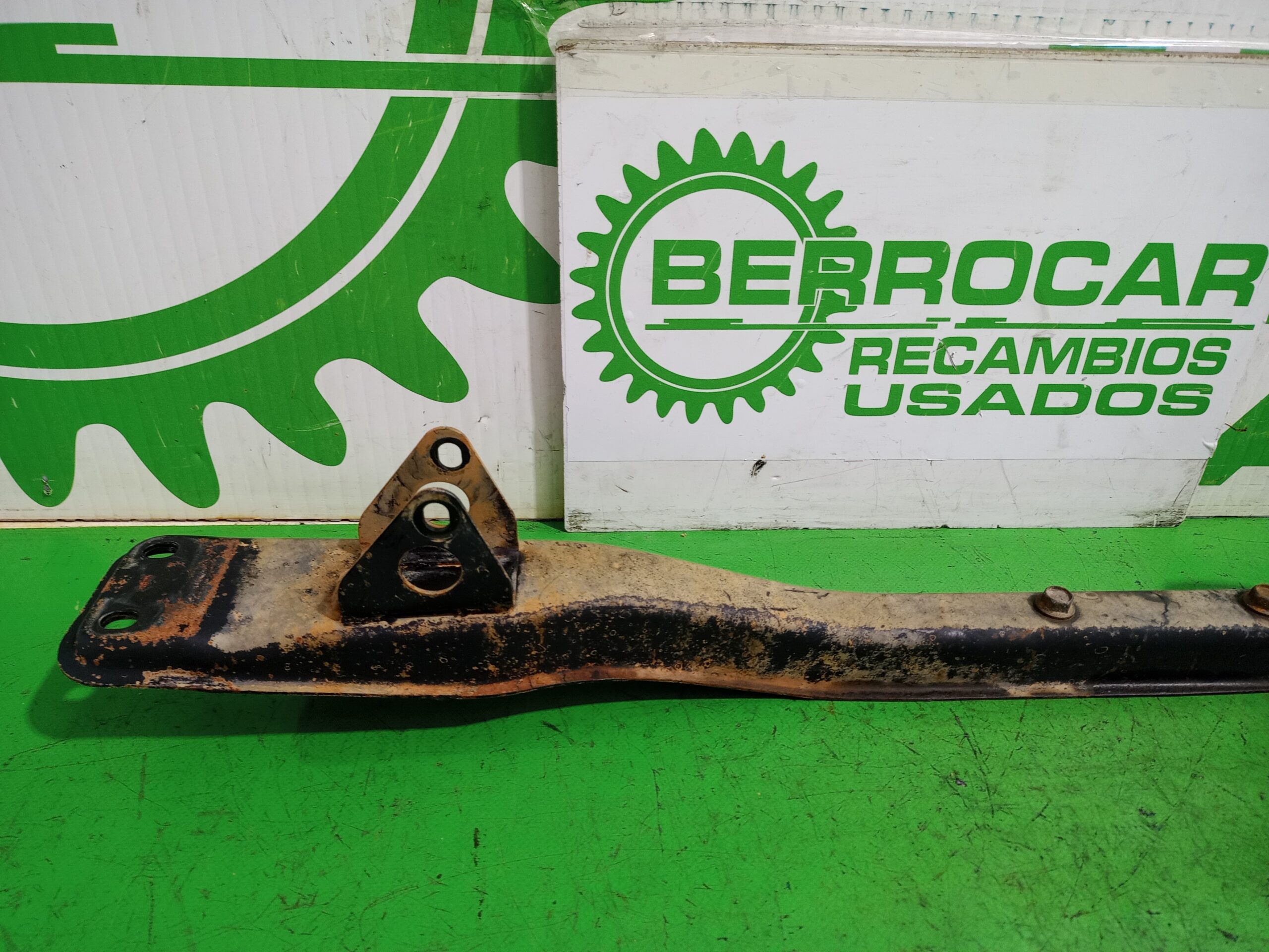 travesano_112405f600_nissan_micra_k11_basico