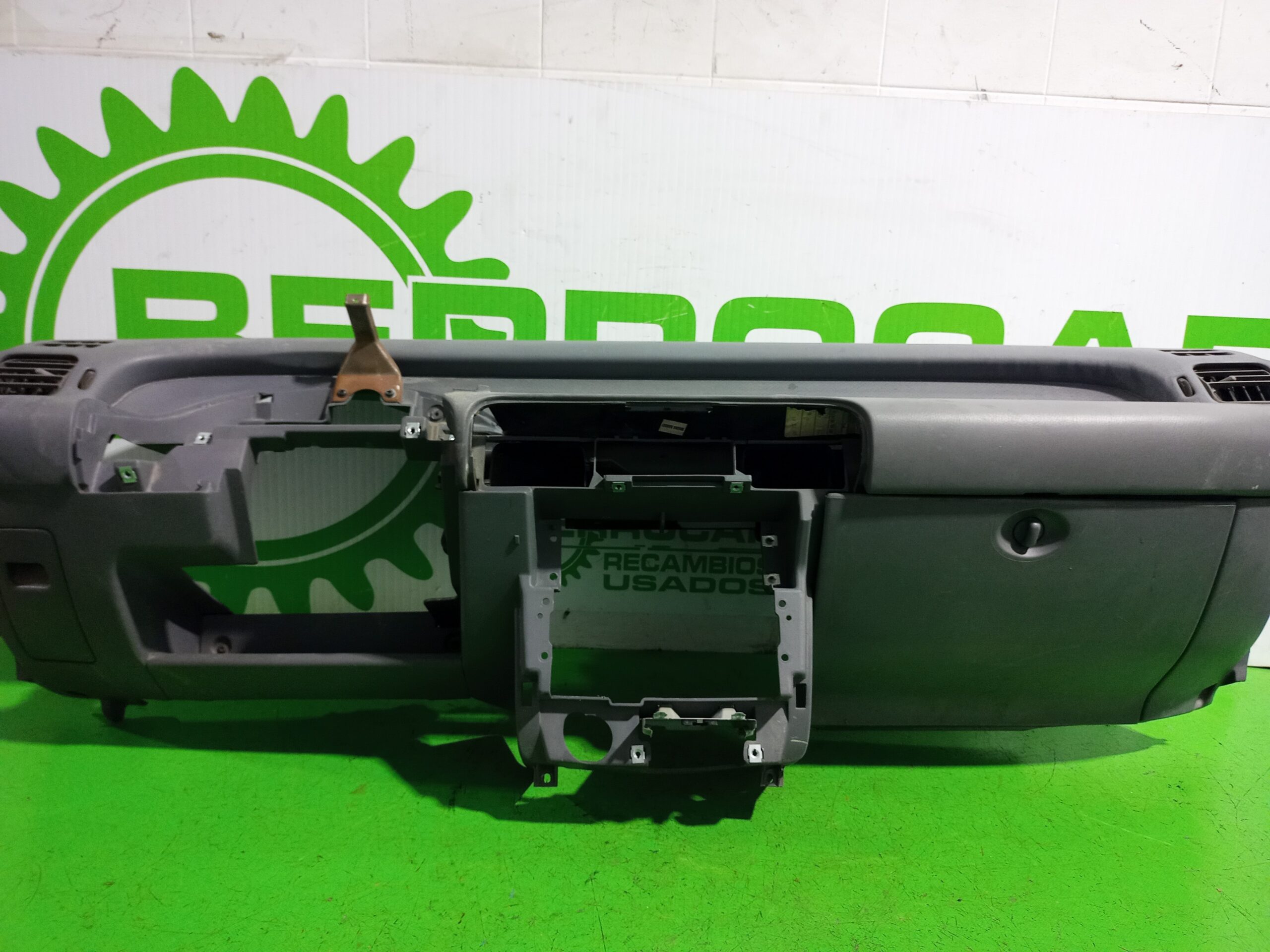 salpicadero_68213ax710_nissan_micra_k11_basico