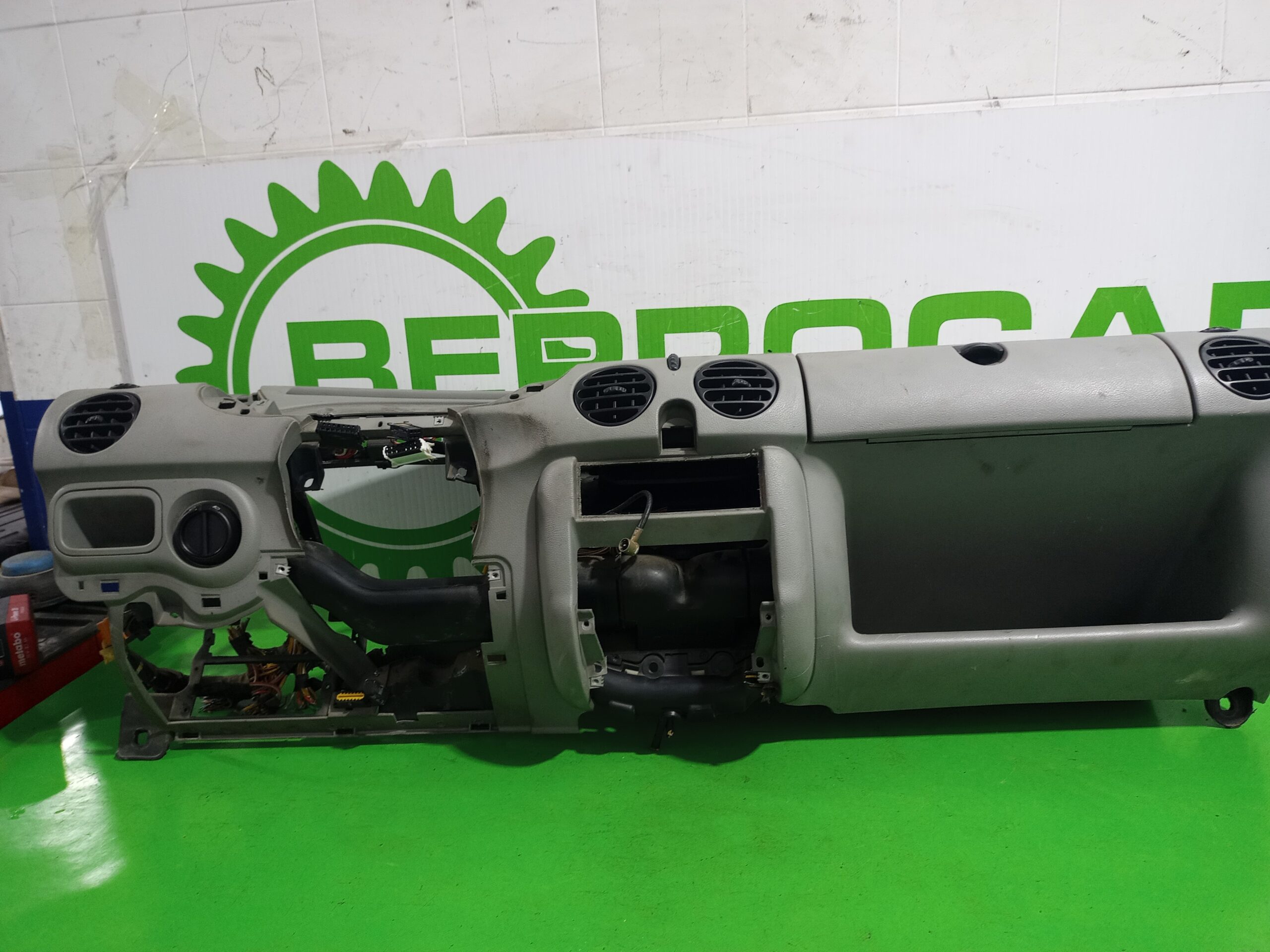 salpicadero_7700307633_8200226713_renault_kangoo_f_kc0_expression