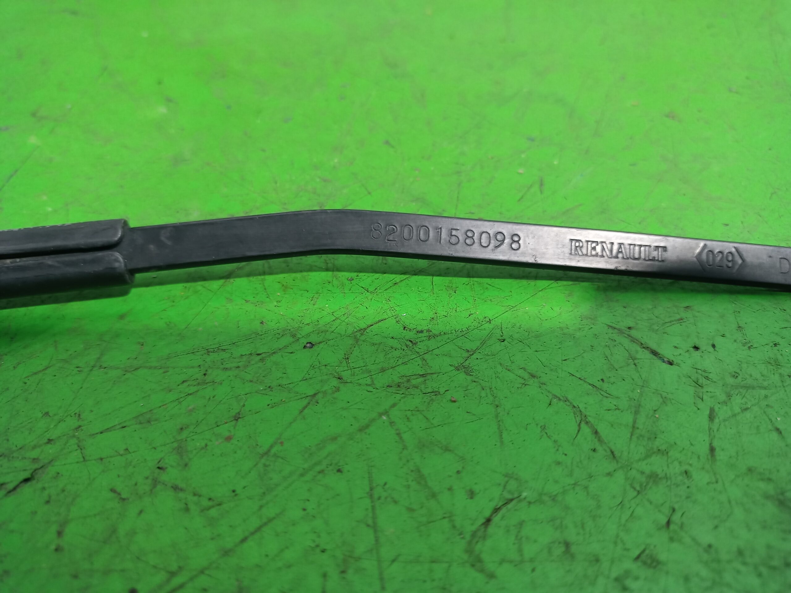 brazo_limpia_delantero_izquierdo_8200158098_renault_kangoo_f_kc0_expression