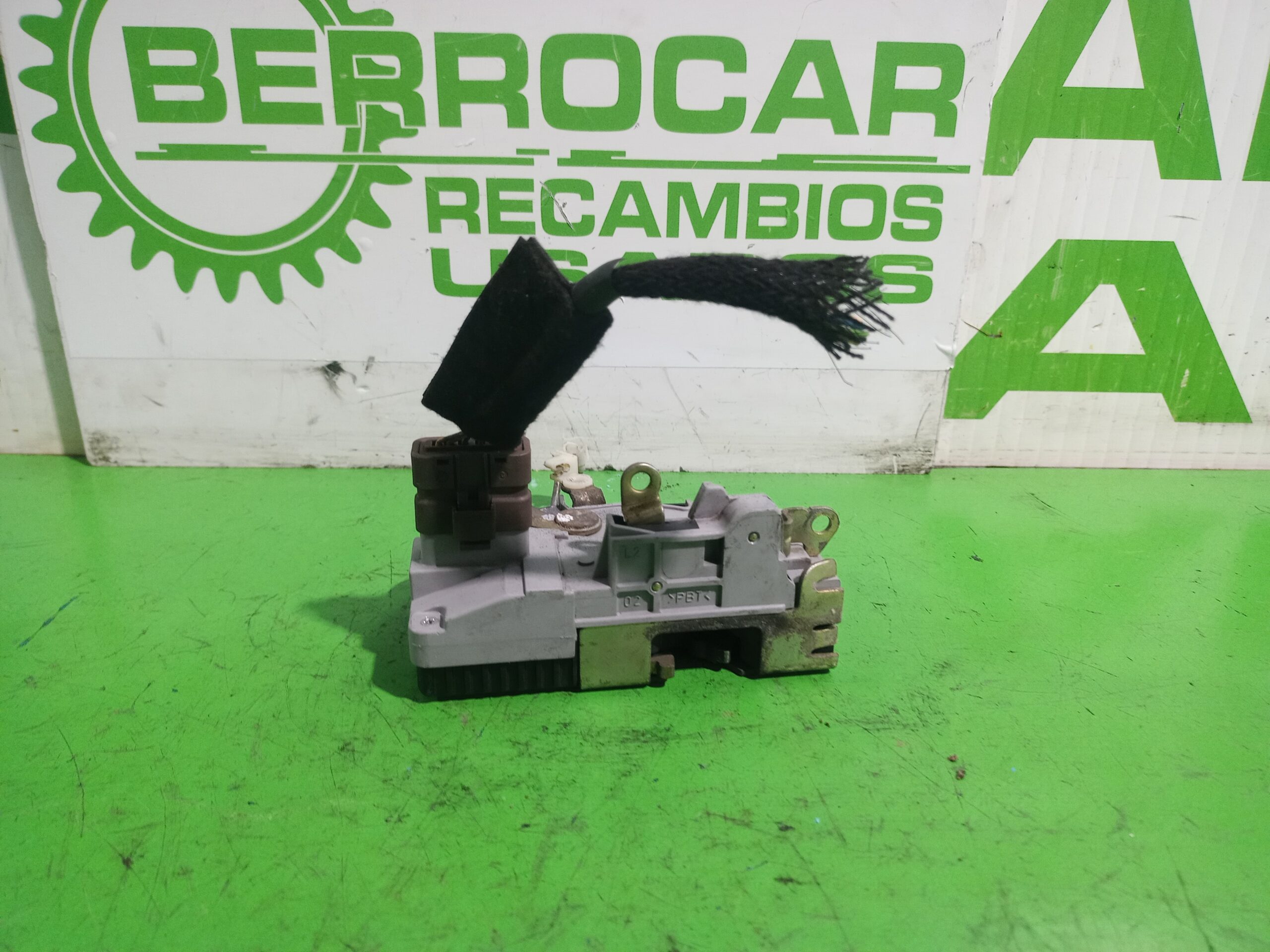 cerradura_puerta_delantera_izquierda_9135l0_peugeot_307_s1_xn