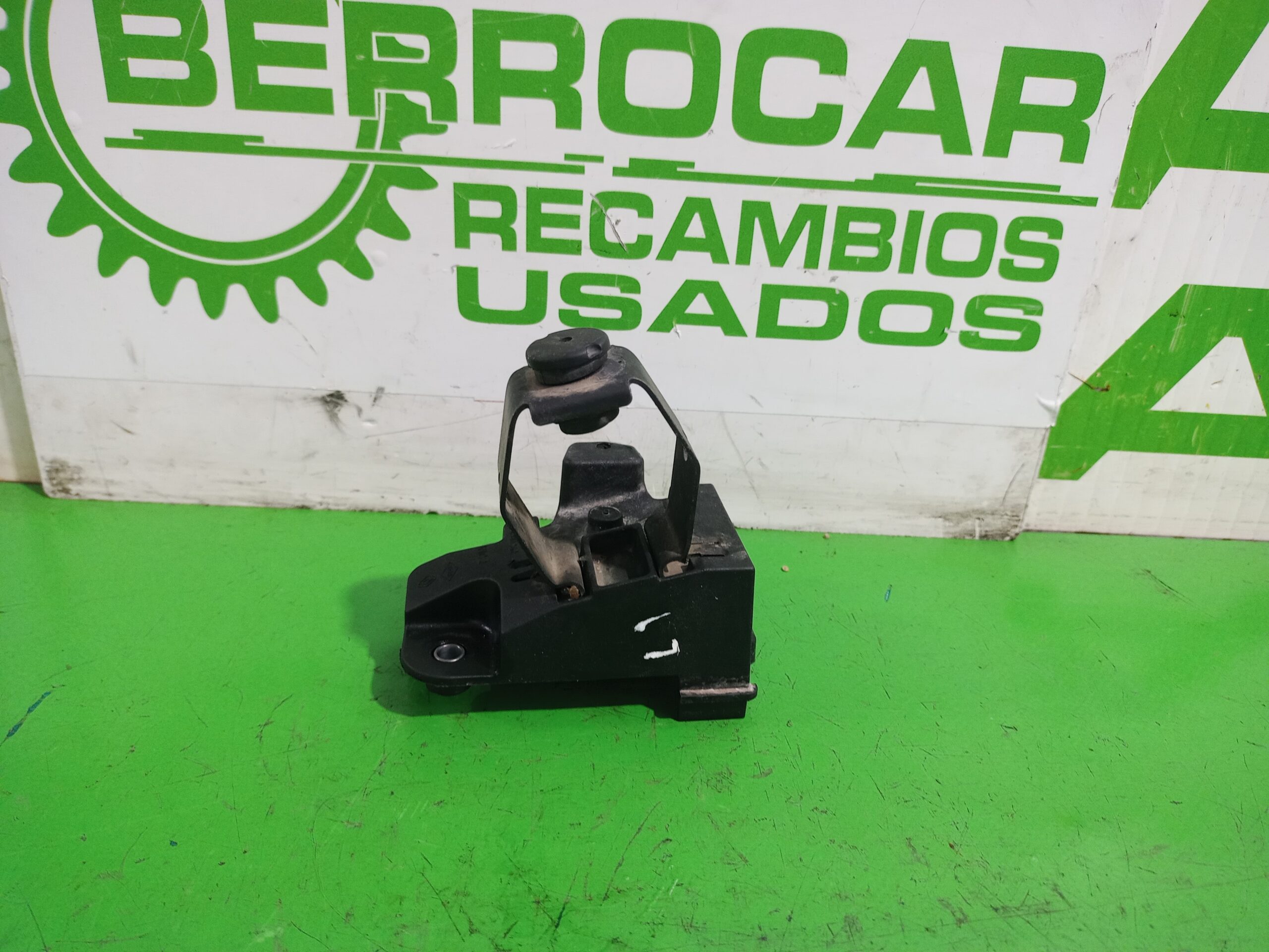 soporte_faro_izquierdo_625580028r_renault_scenic_iii_xmod_bose