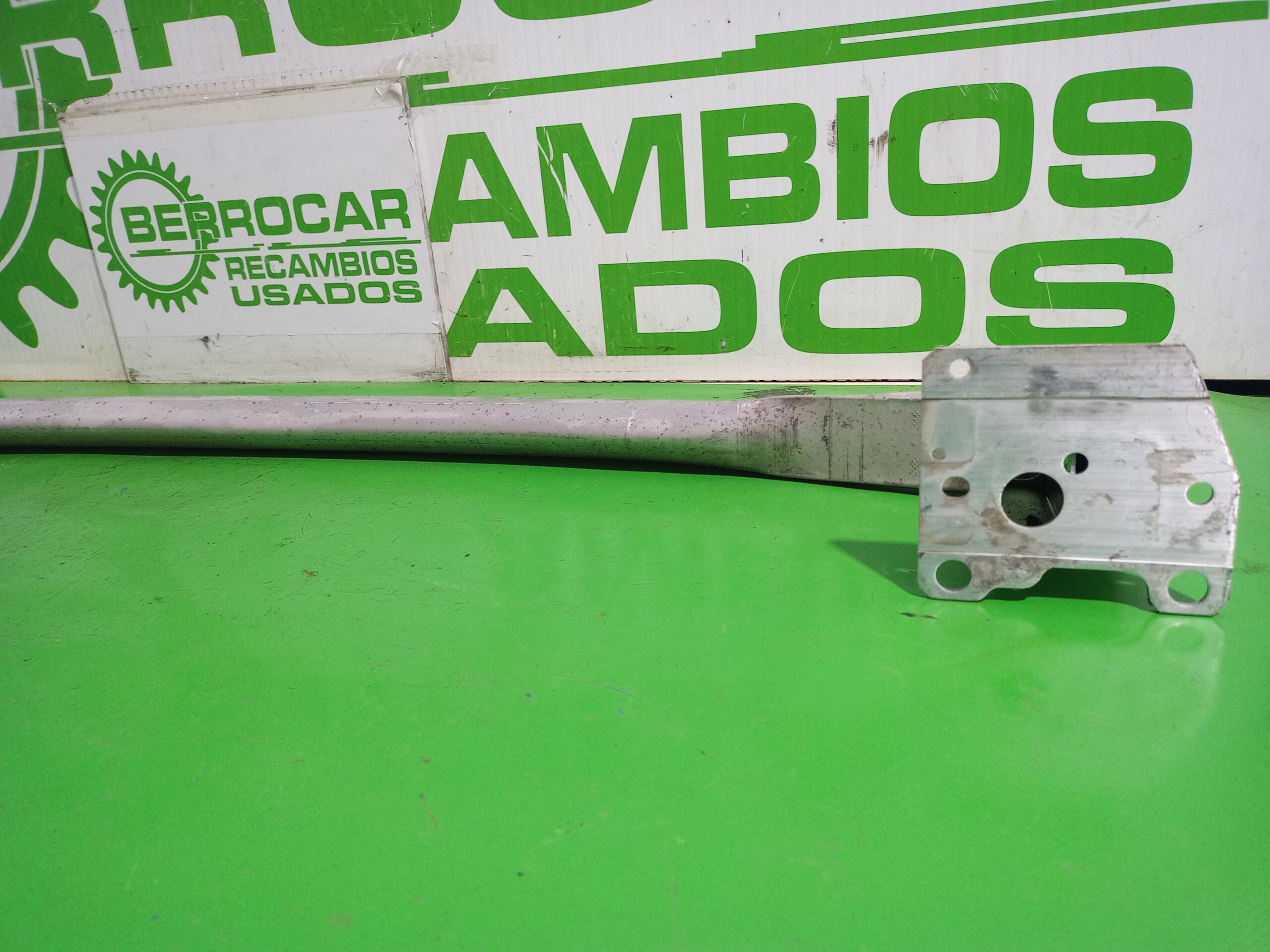 refuerzo_paragolpes_trasero_7561000011r_renault_scenic_iii_xmod_bose