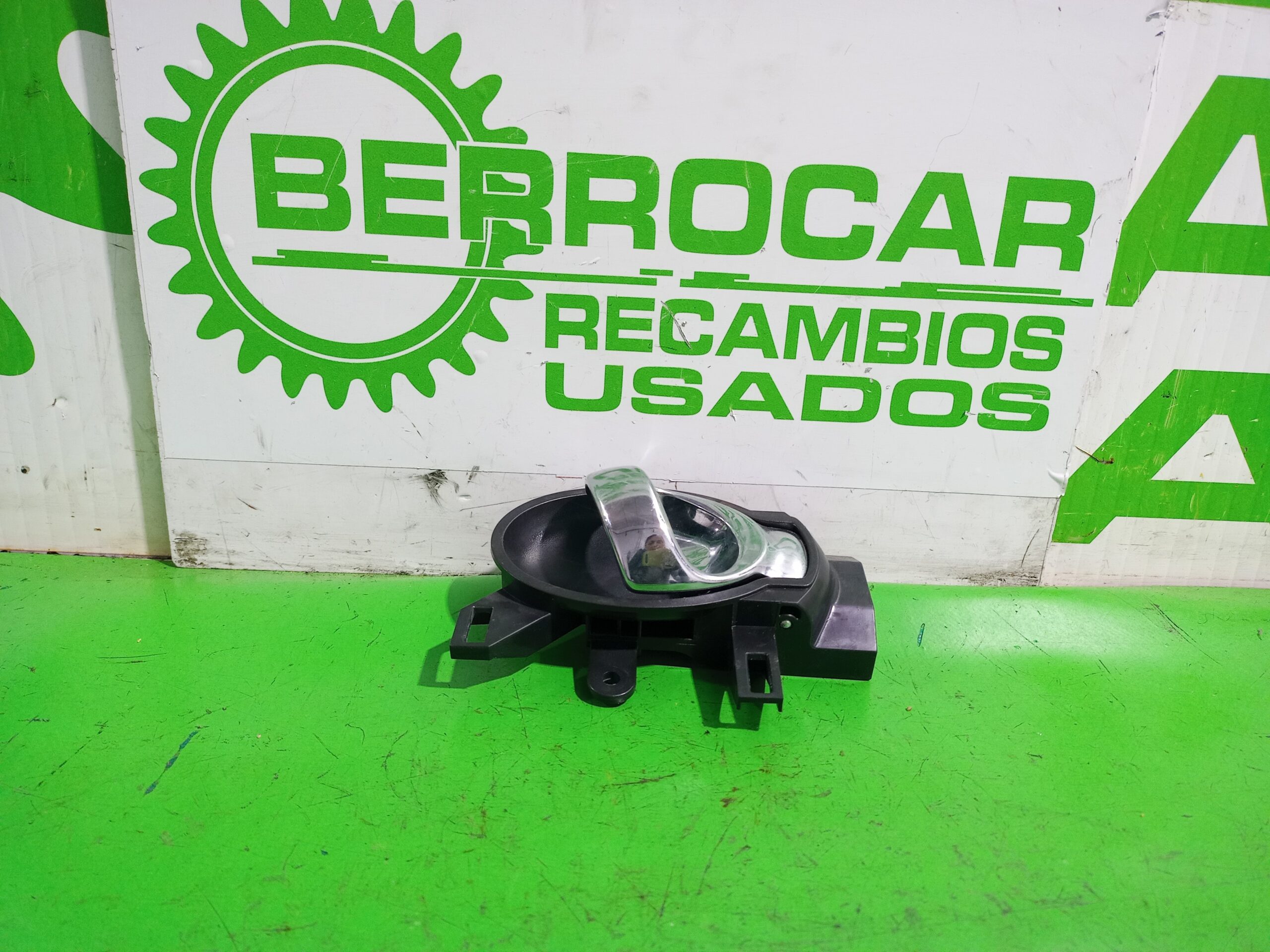 maneta_interior_delantera_izquierda_806711ha0b_nissan_juke_f15_acenta