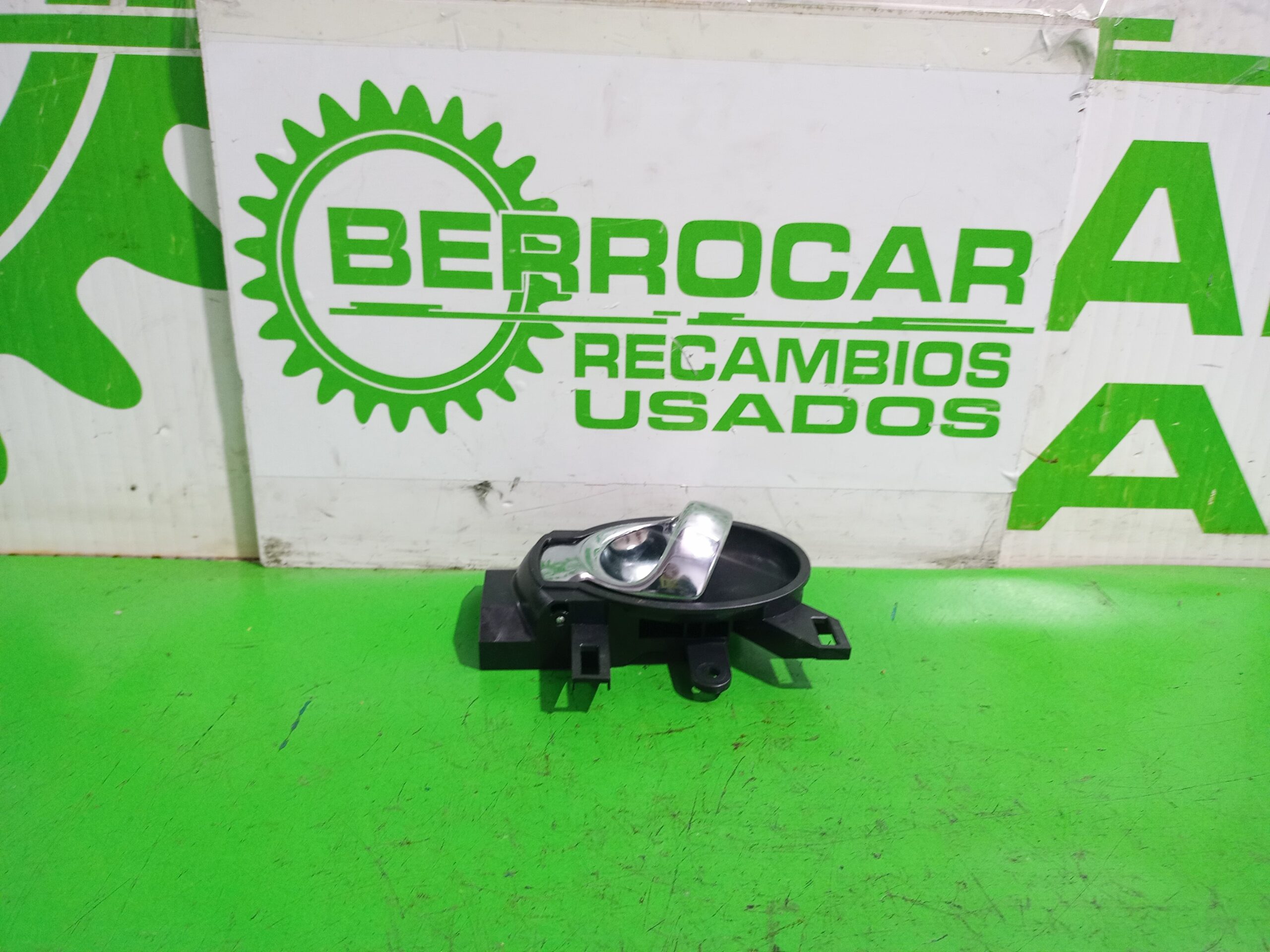 maneta_interior_trasera_izquierda_82501ba60a_nissan_juke_f15_acenta