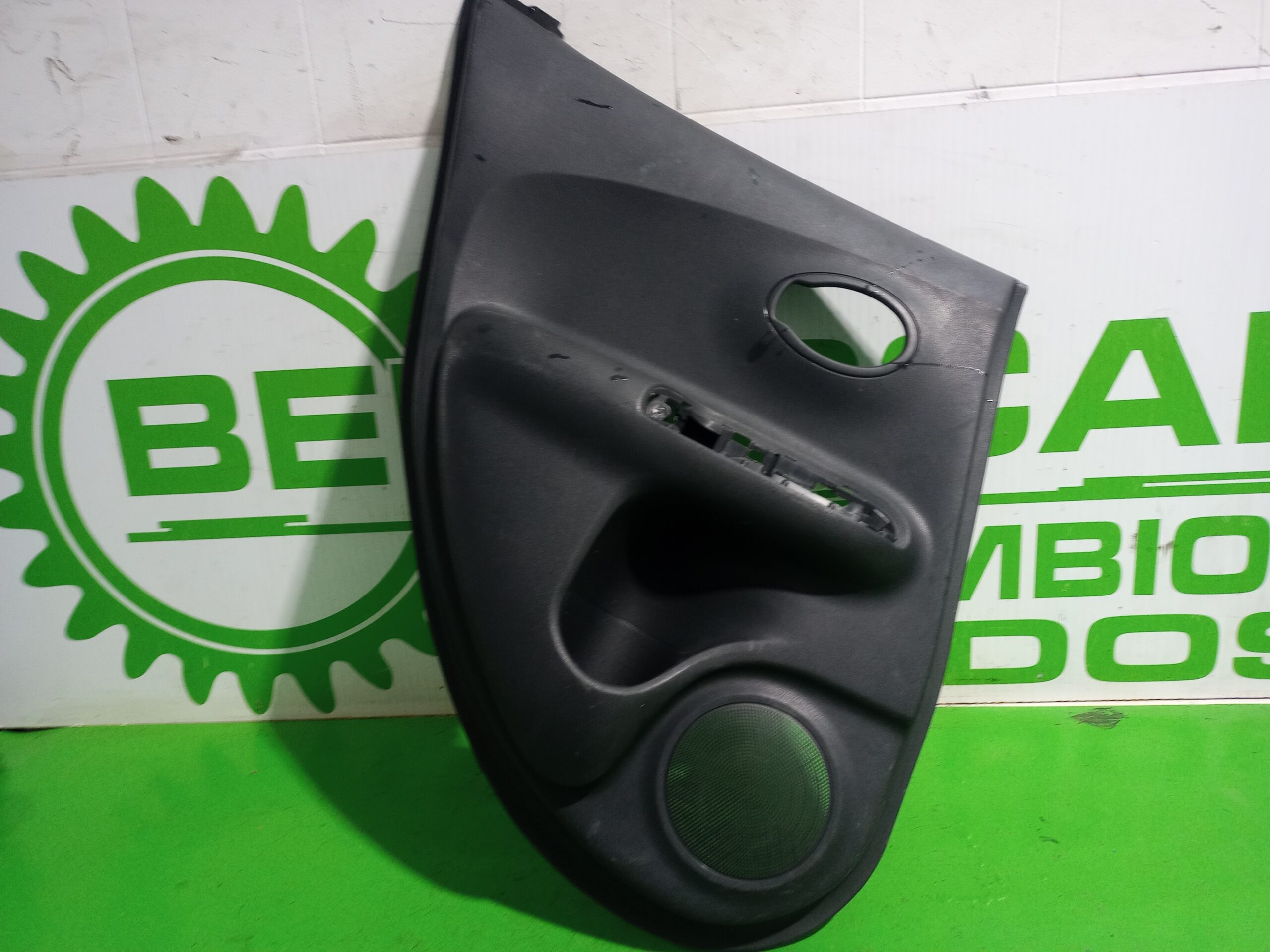 guarnecido_puerta_trasera_izquierda_82901_nissan_juke_f15_acenta