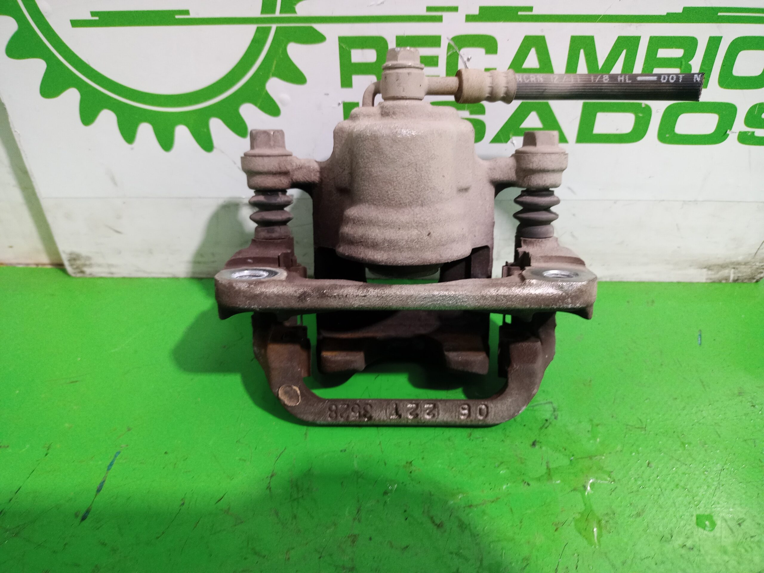 pinza_de_freno_trasera_izquierda_440111kd0a_nissan_juke_f15_acenta