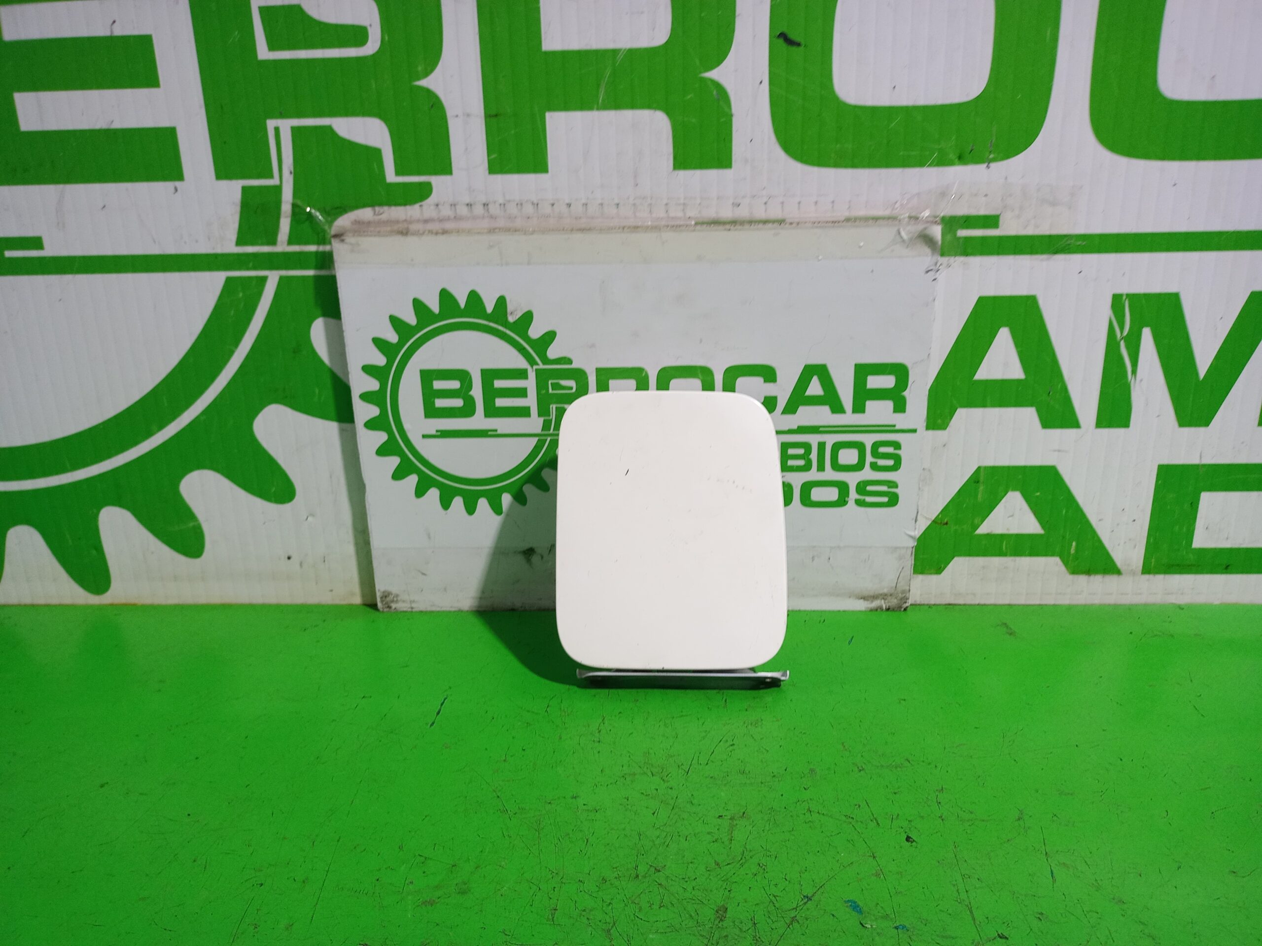 tapa_exterior_combustible_g88301kama_nissan_juke_f15_acenta