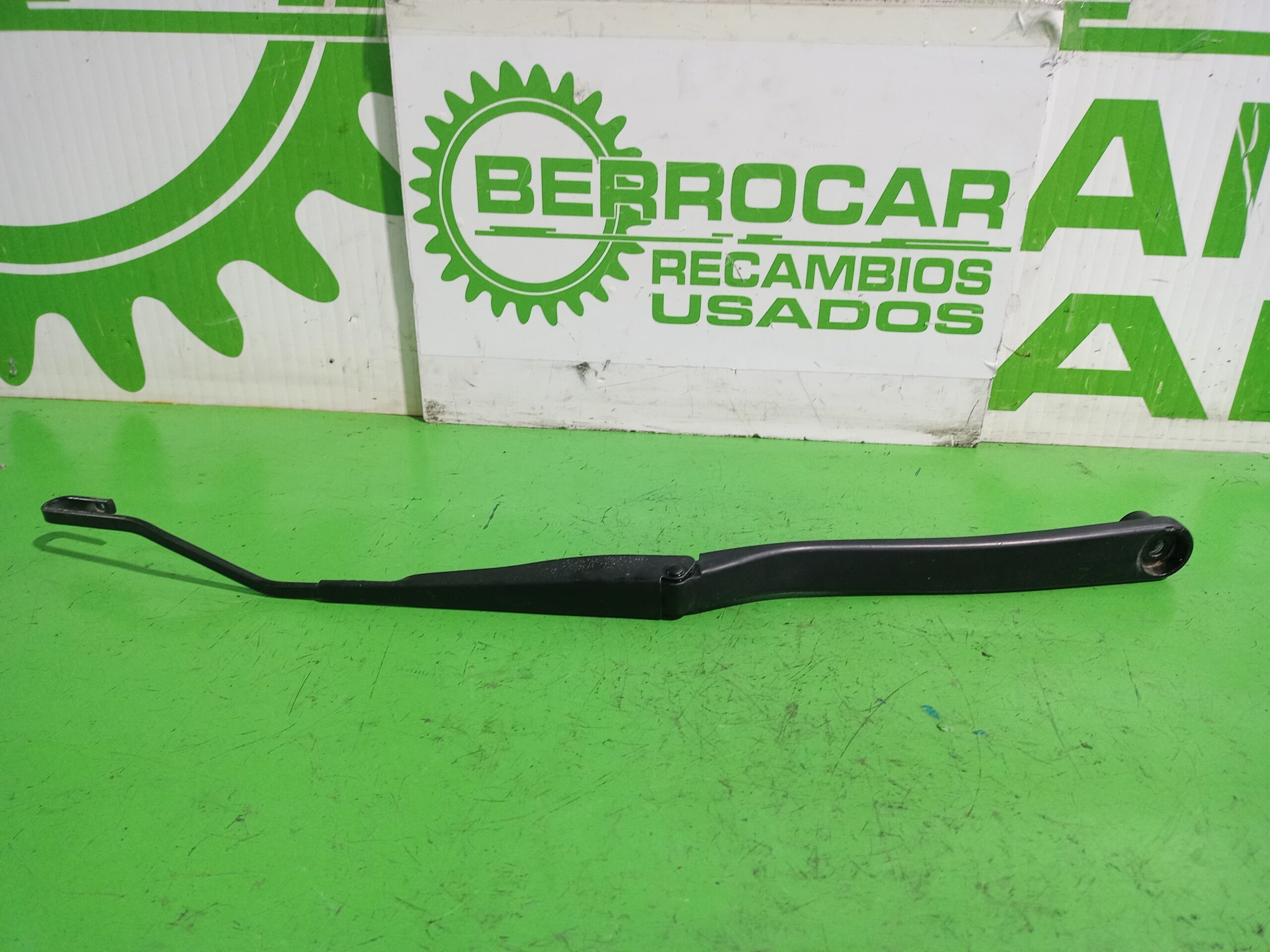 brazo_limpia_delantero_derecho_w000014867_288811ka0a_nissan_juke_f15_acenta