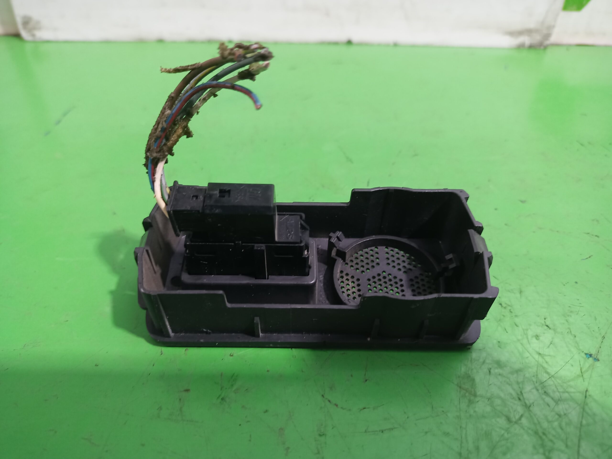 mando_elevalunas_trasero_derecho_24437646_opel_vectra_c_berlina_gts