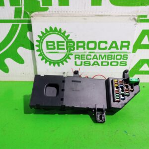 caja_reles_fusibles_13165970_opel_vectra_c_berlina_gts