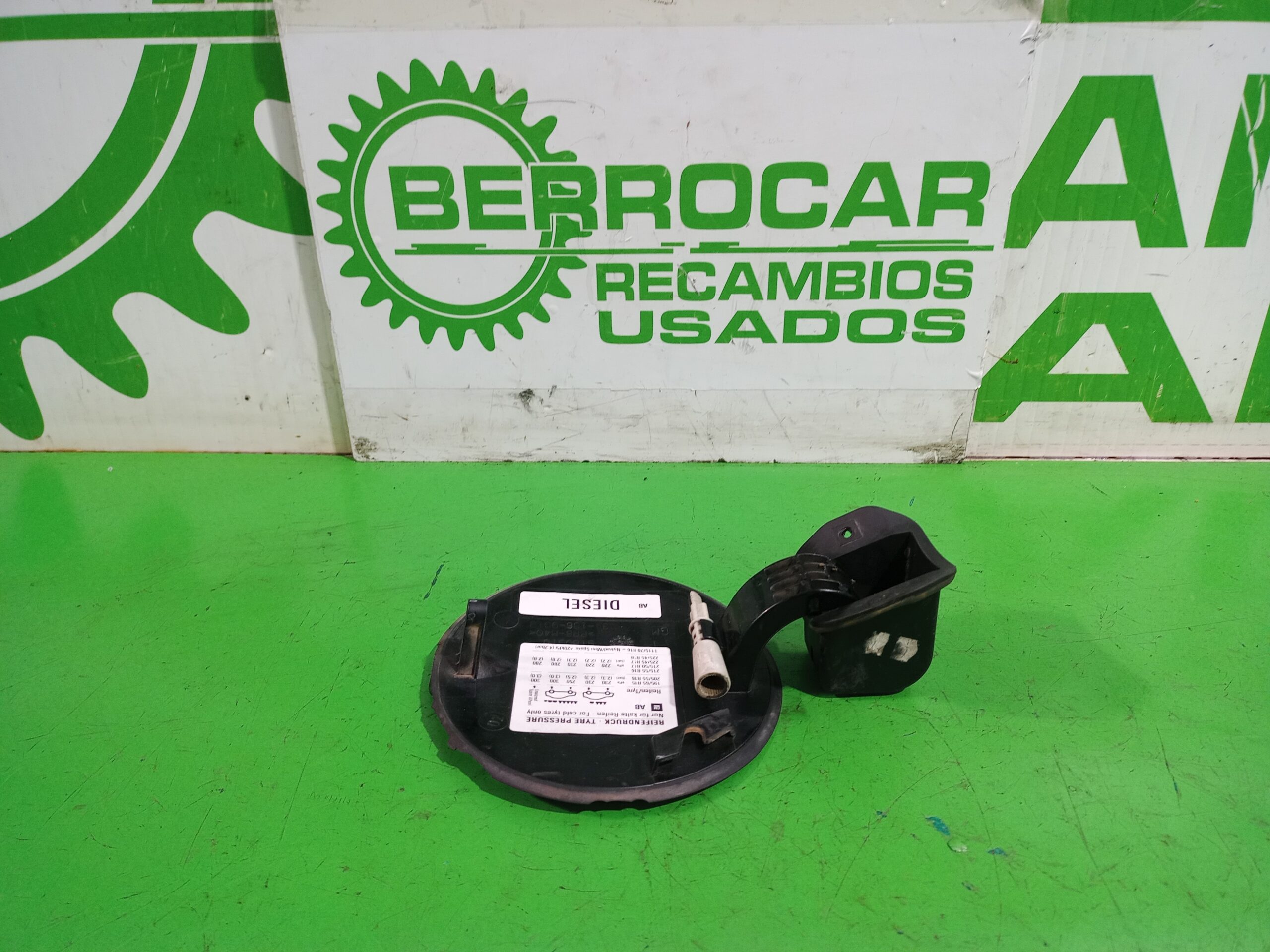 tapa_exterior_combustible_9180510_opel_vectra_c_berlina_gts