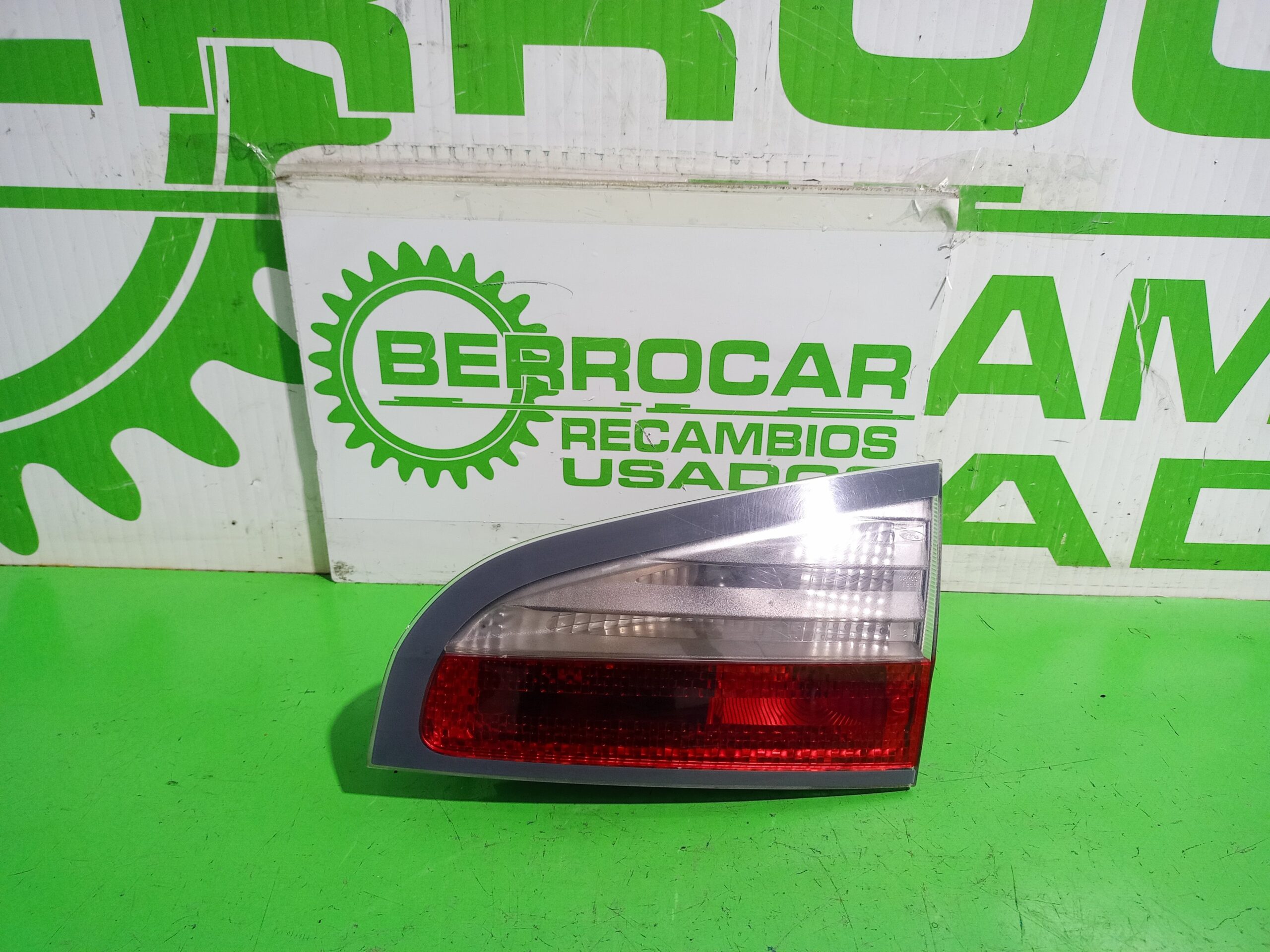 piloto_trasero_derecho_interior_6m2113a602_ford_s_max_ca1_titanium