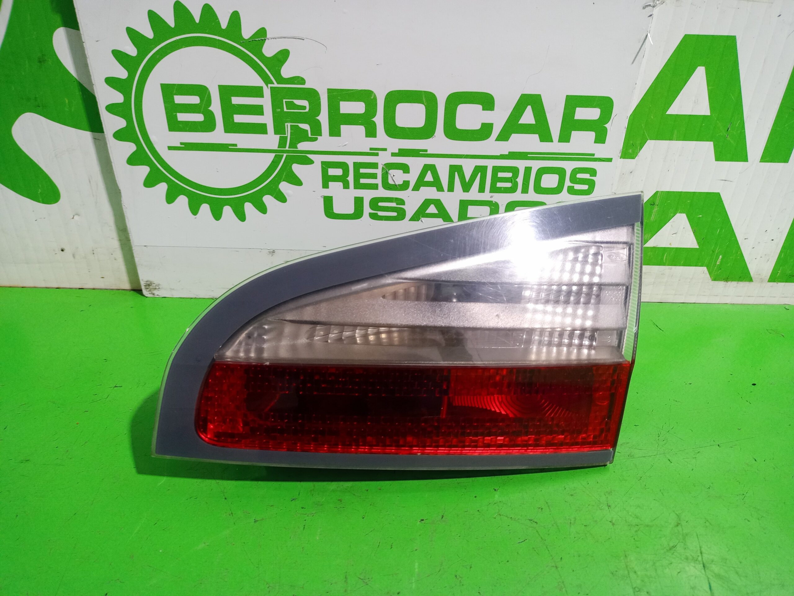 piloto_trasero_derecho_interior_6m2113a602_ford_s_max_ca1_titanium