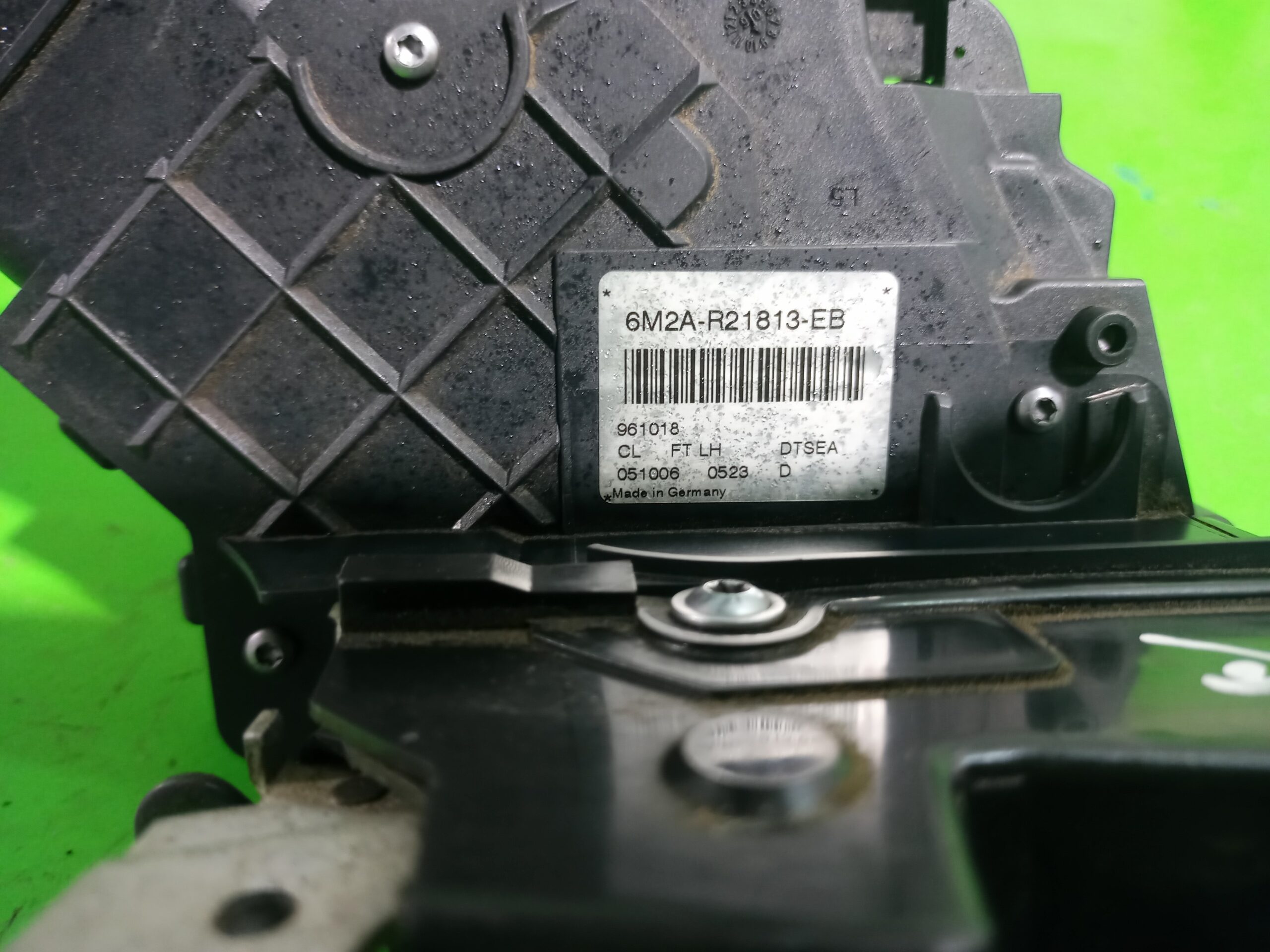 cerradura_puerta_delantera_izquierda_6m2ar21813eb_ford_s_max_ca1_titanium