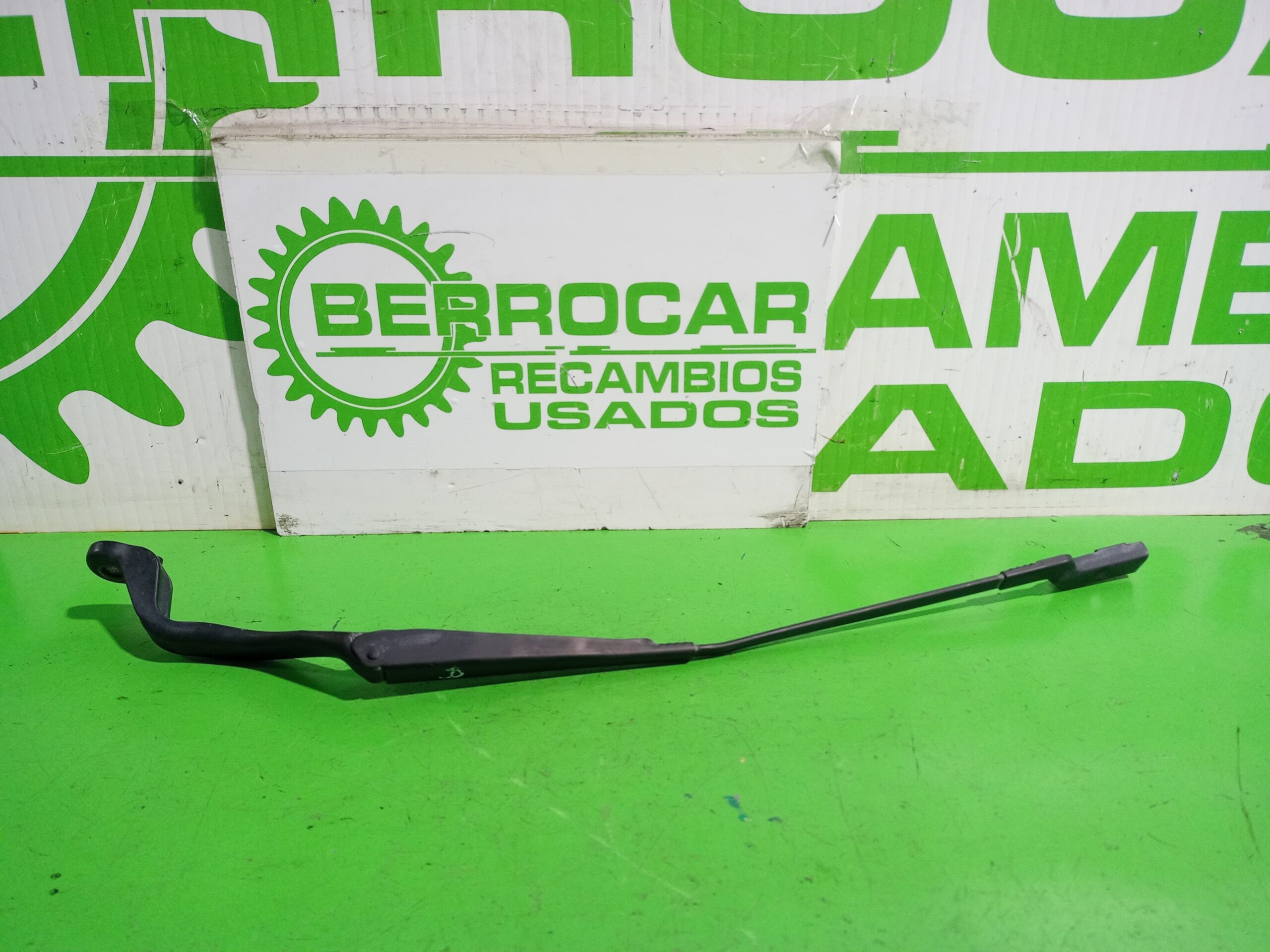 brazo_limpia_delantero_derecho_1715289_ford_s_max_ca1_titanium