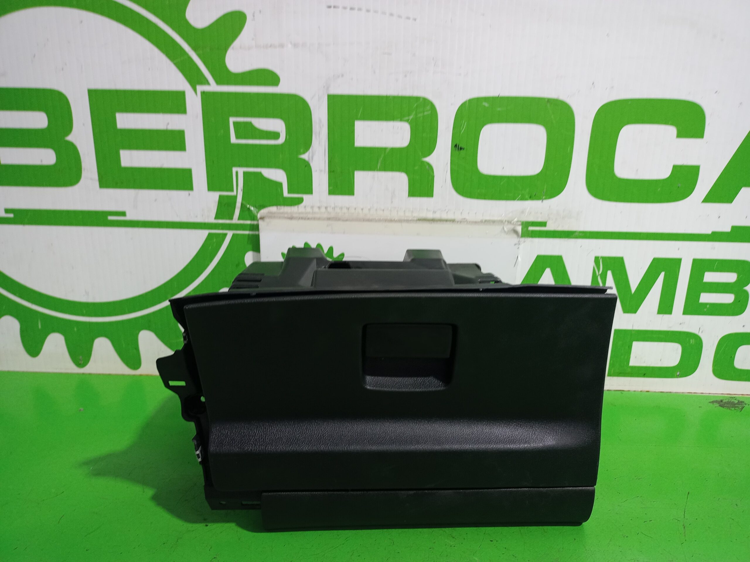 guantera_6m21u06010_ford_s_max_ca1_titanium