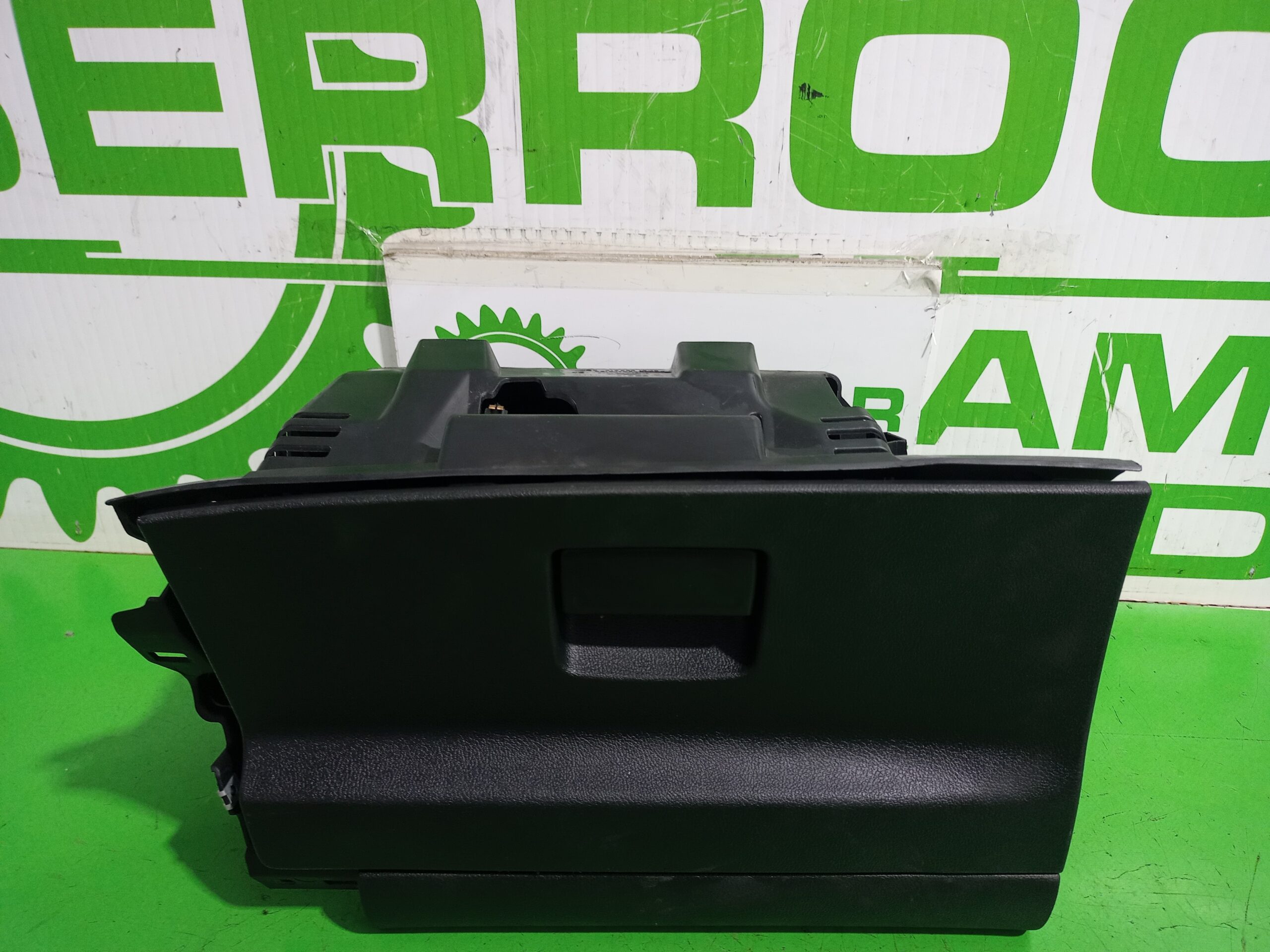 guantera_6m21u06010_ford_s_max_ca1_titanium