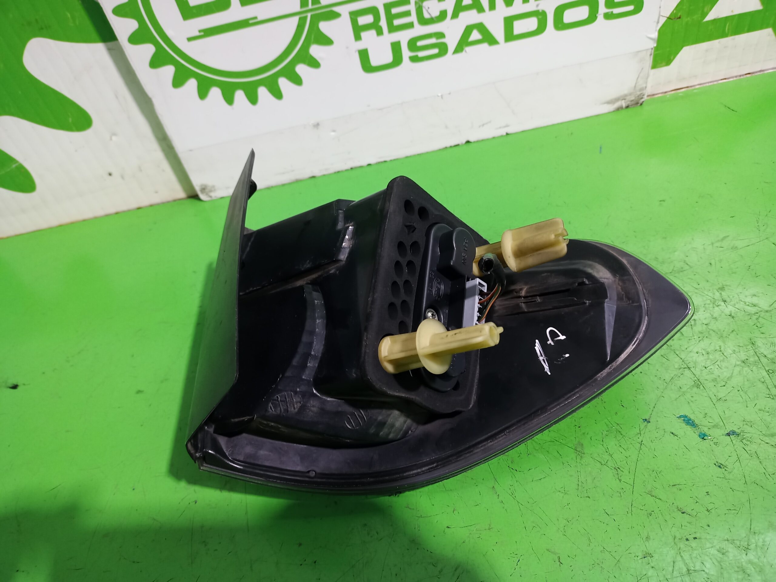 piloto_trasero_derecho_1467472_ford_s_max_ca1_titanium