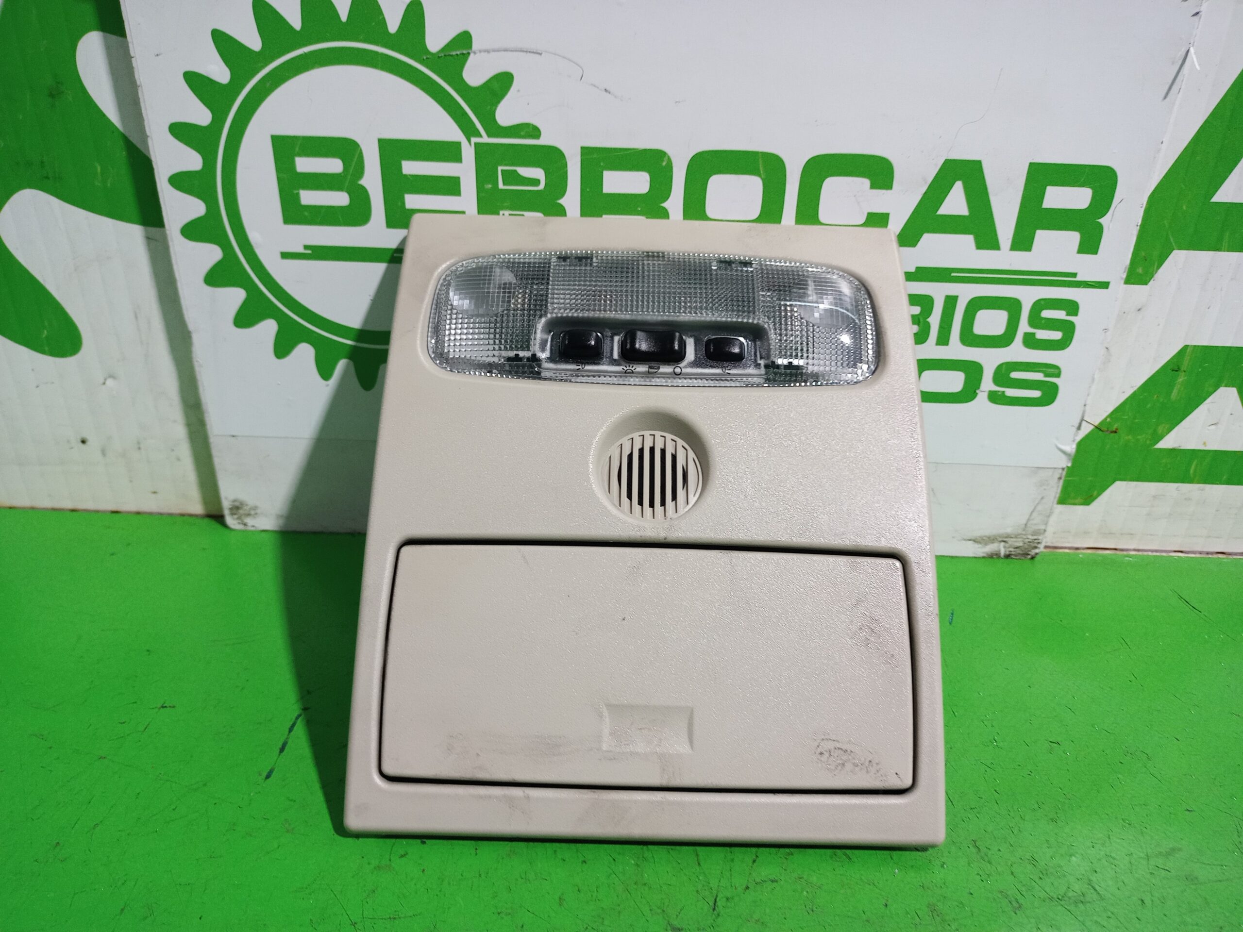 luz_interior_6m21u519a58_ford_s_max_ca1_titanium