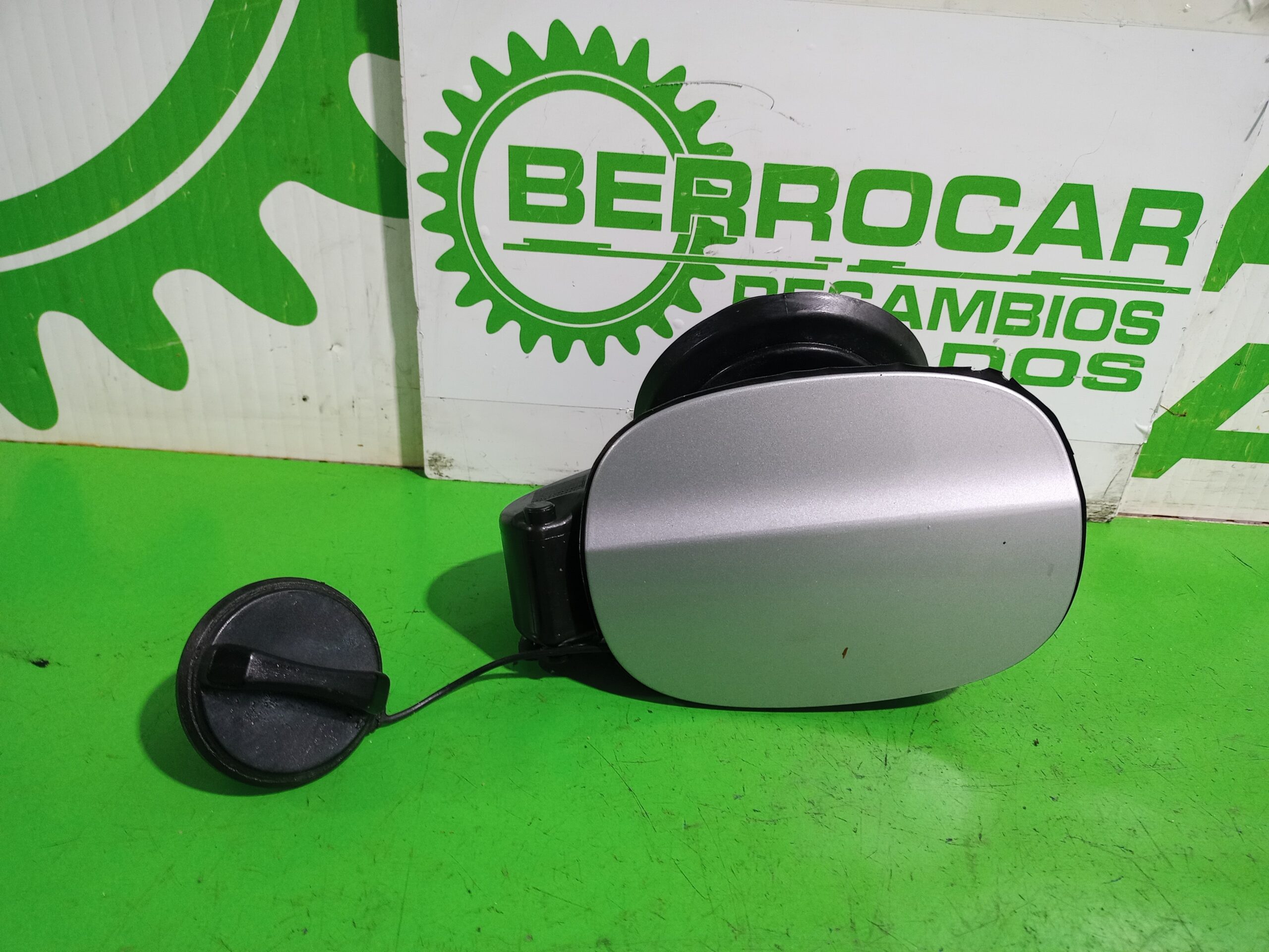 tapa_exterior_combustible_6m21r27936_ford_s_max_ca1_titanium