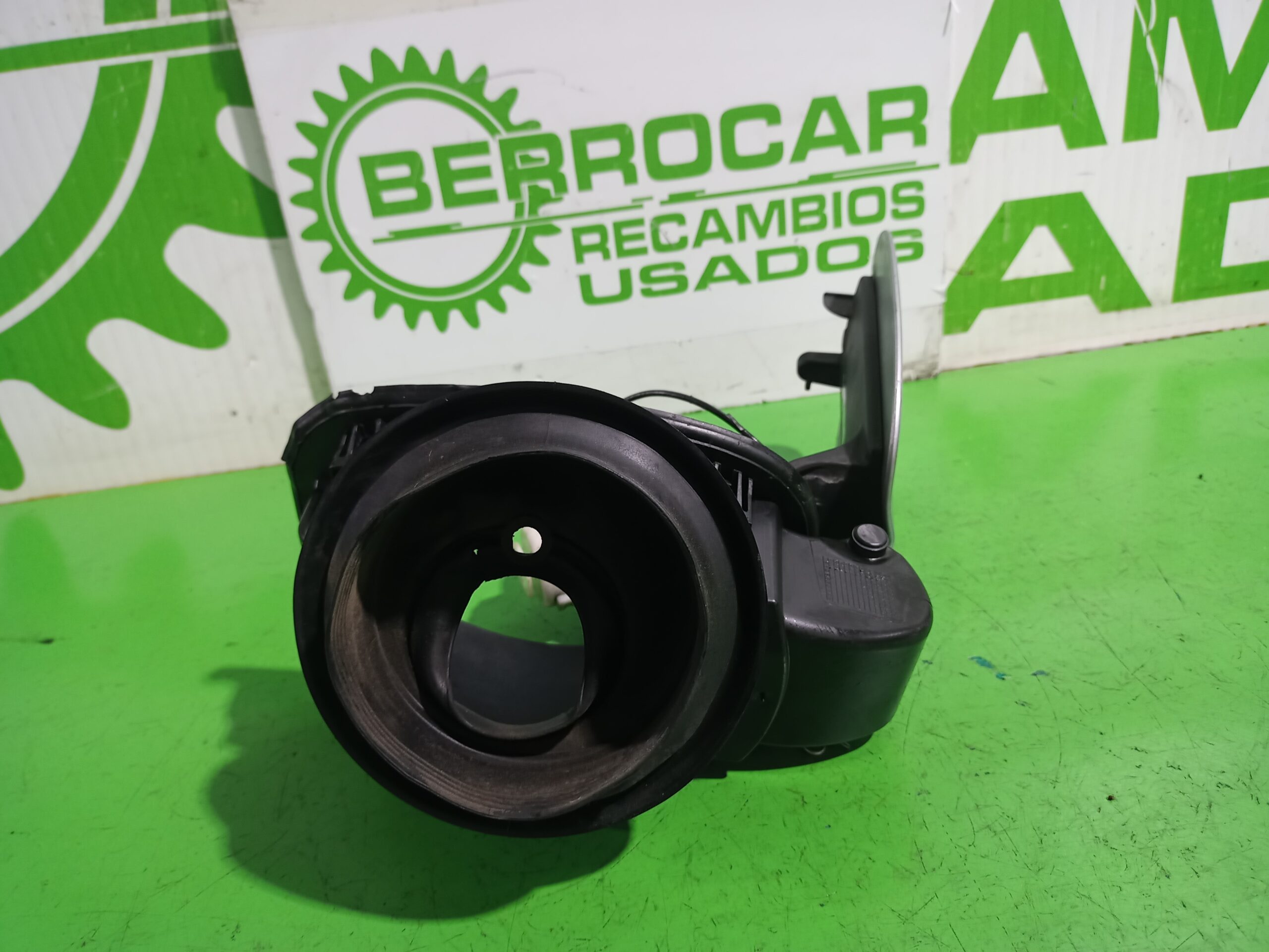 tapa_exterior_combustible_6m21r27936_ford_s_max_ca1_titanium