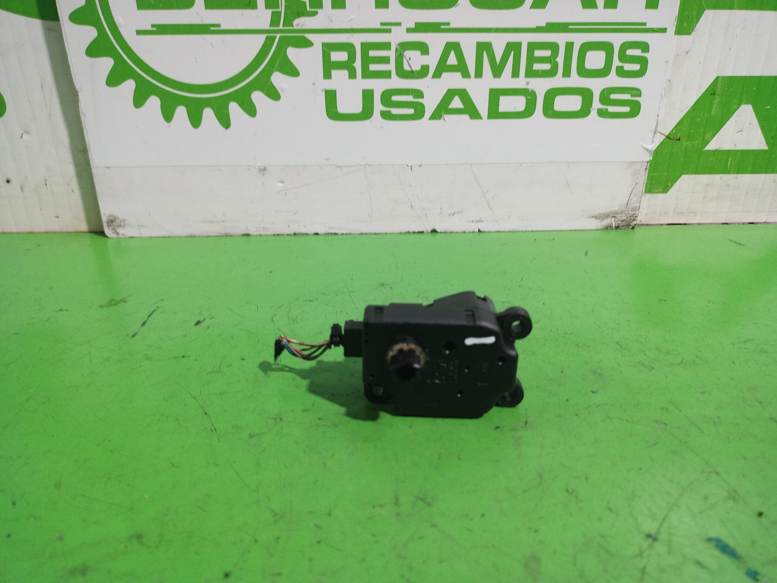 motor_apertura_trampilla_3m5h19e616_ford_s_max_ca1_titanium