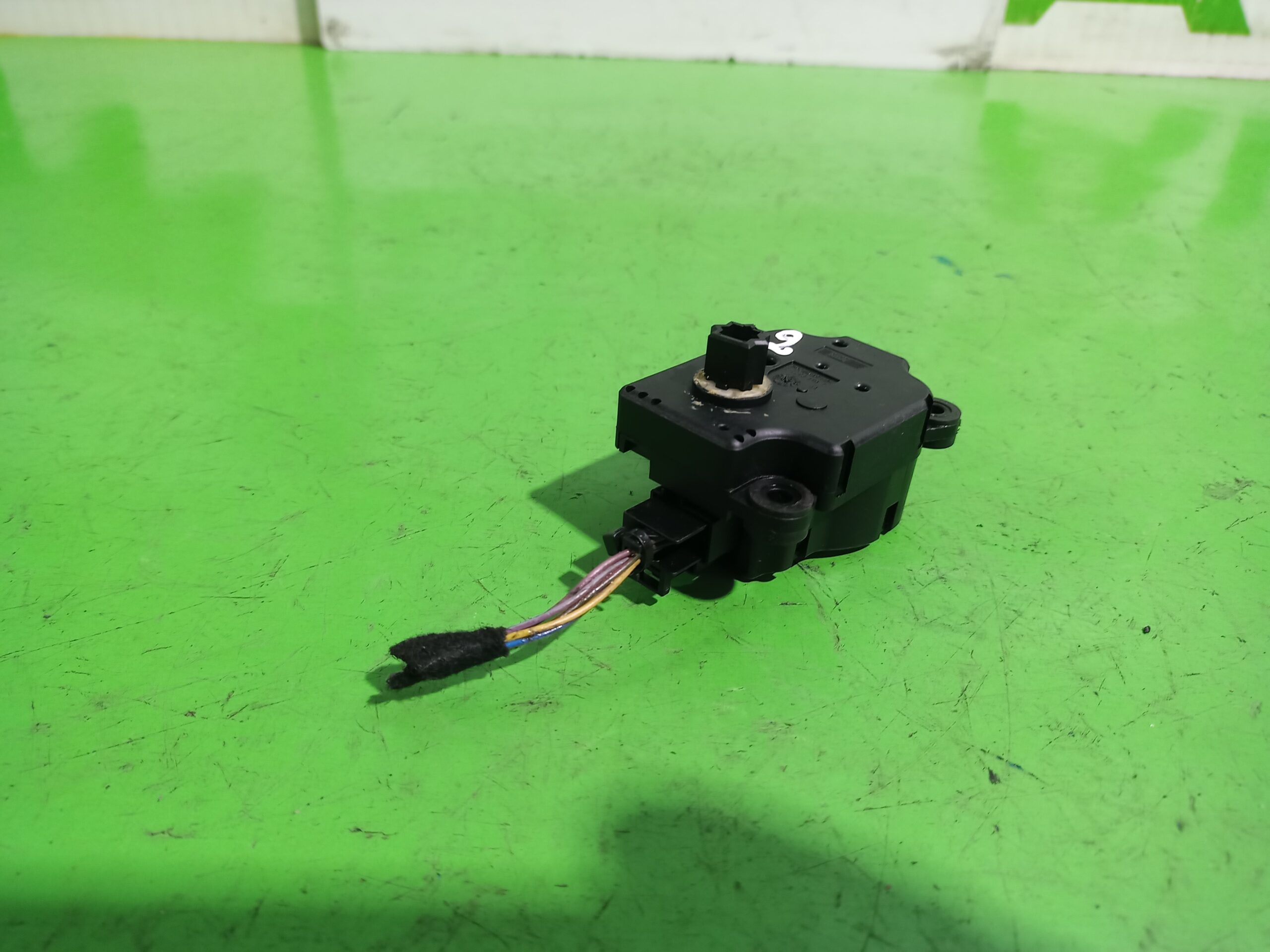 motor_apertura_trampilla_3m5h19e616_ford_s_max_ca1_titanium