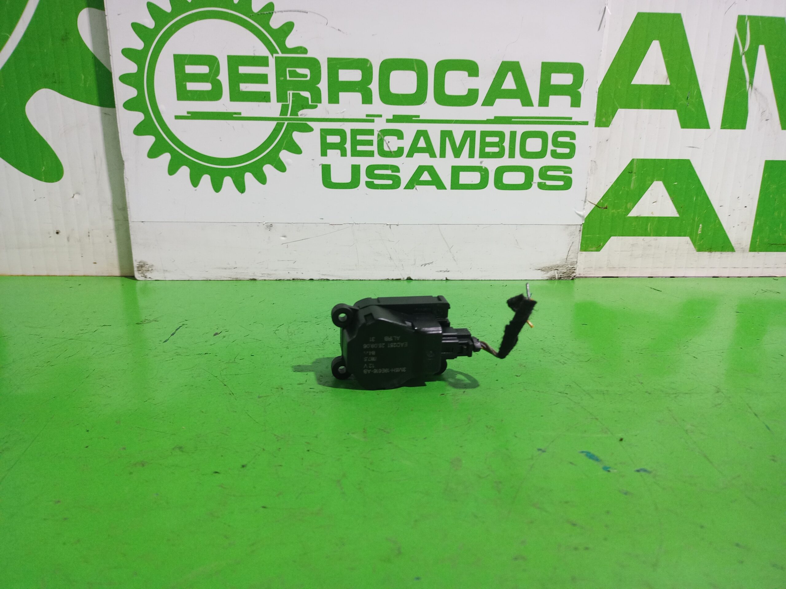 motor_apertura_trampilla_3m5h19e616_ford_s_max_ca1_titanium