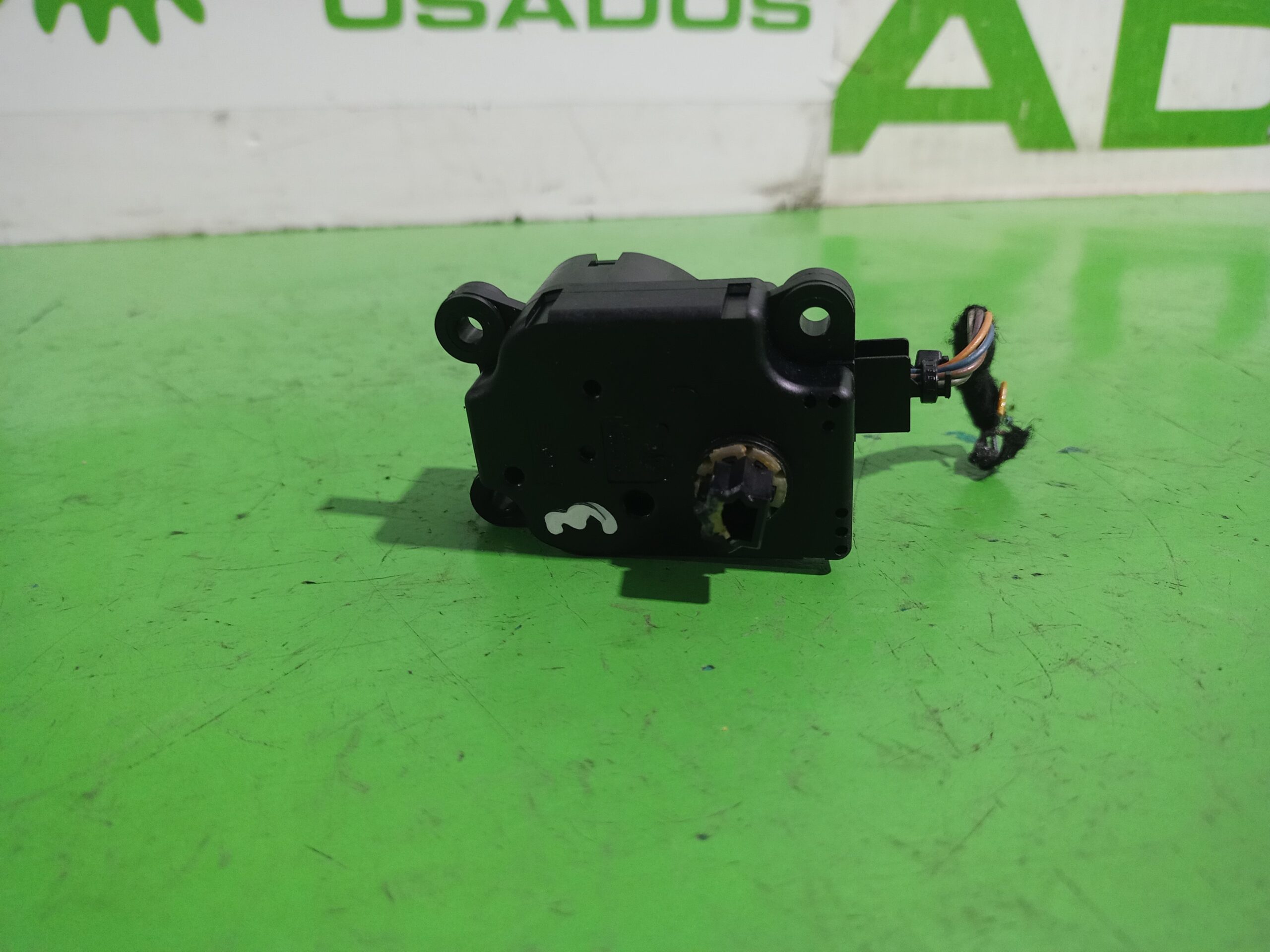 motor_apertura_trampilla_3m5h19e616_ford_s_max_ca1_titanium