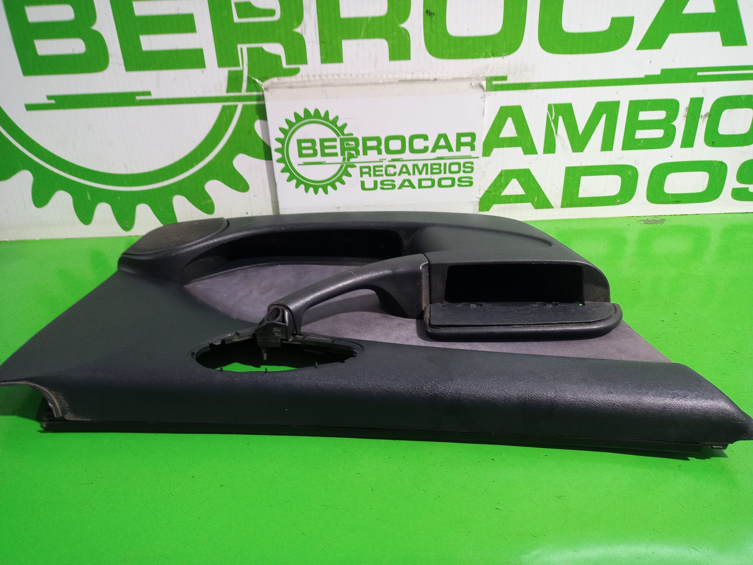 guarnecido_puerta_delantera_izquierda_9332x7_citr_n_xsara_berlina_1_6_16v_satisfaction