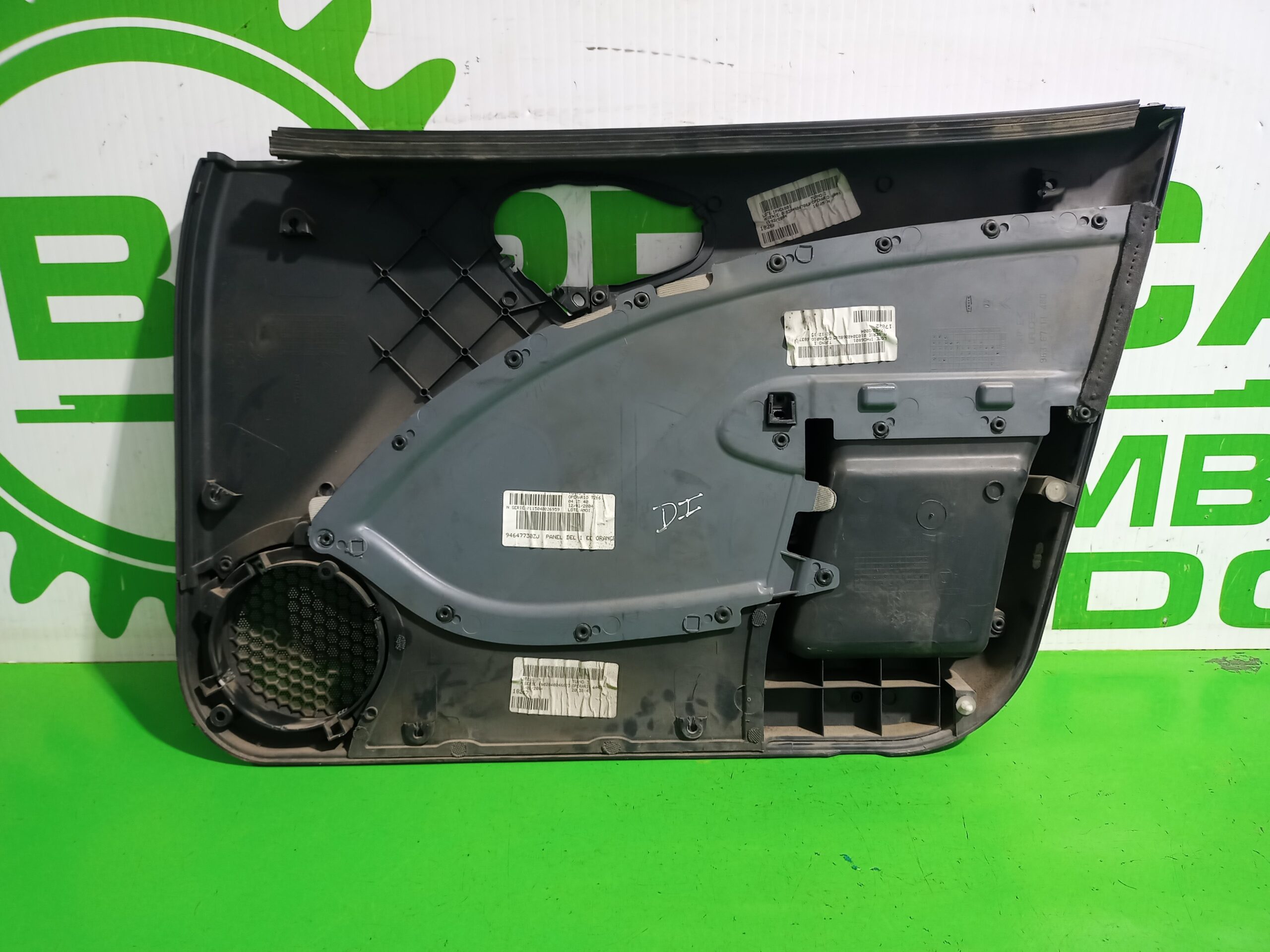 guarnecido_puerta_delantera_izquierda_9332x7_citr_n_xsara_berlina_1_6_16v_satisfaction