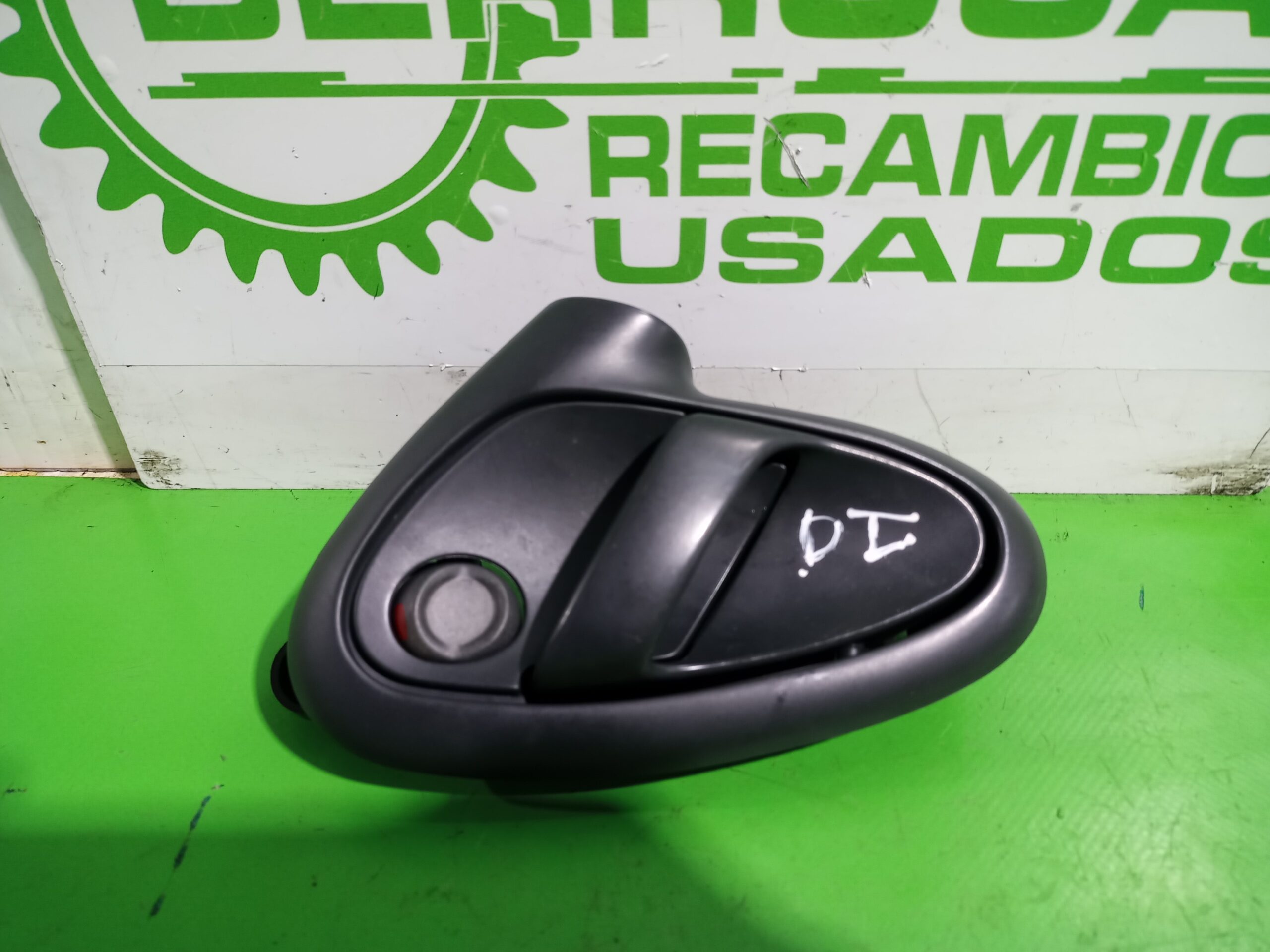 maneta_interior_delantera_izquierda_9143a1_96232001_citr_n_xsara_berlina_1_6_16v_satisfaction