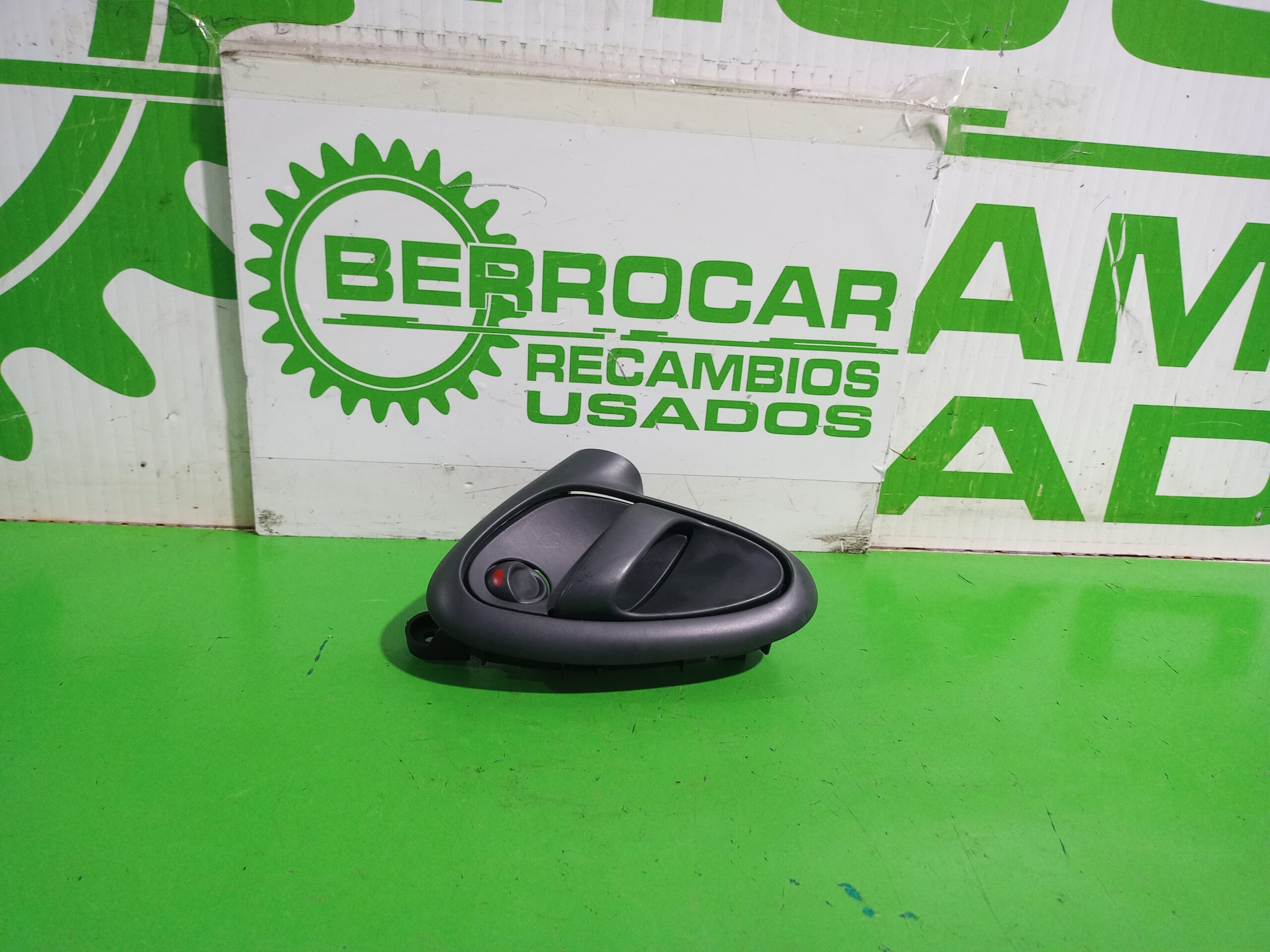 maneta_interior_trasera_izquierda_9143a1_96232001_citr_n_xsara_berlina_1_6_16v_satisfaction