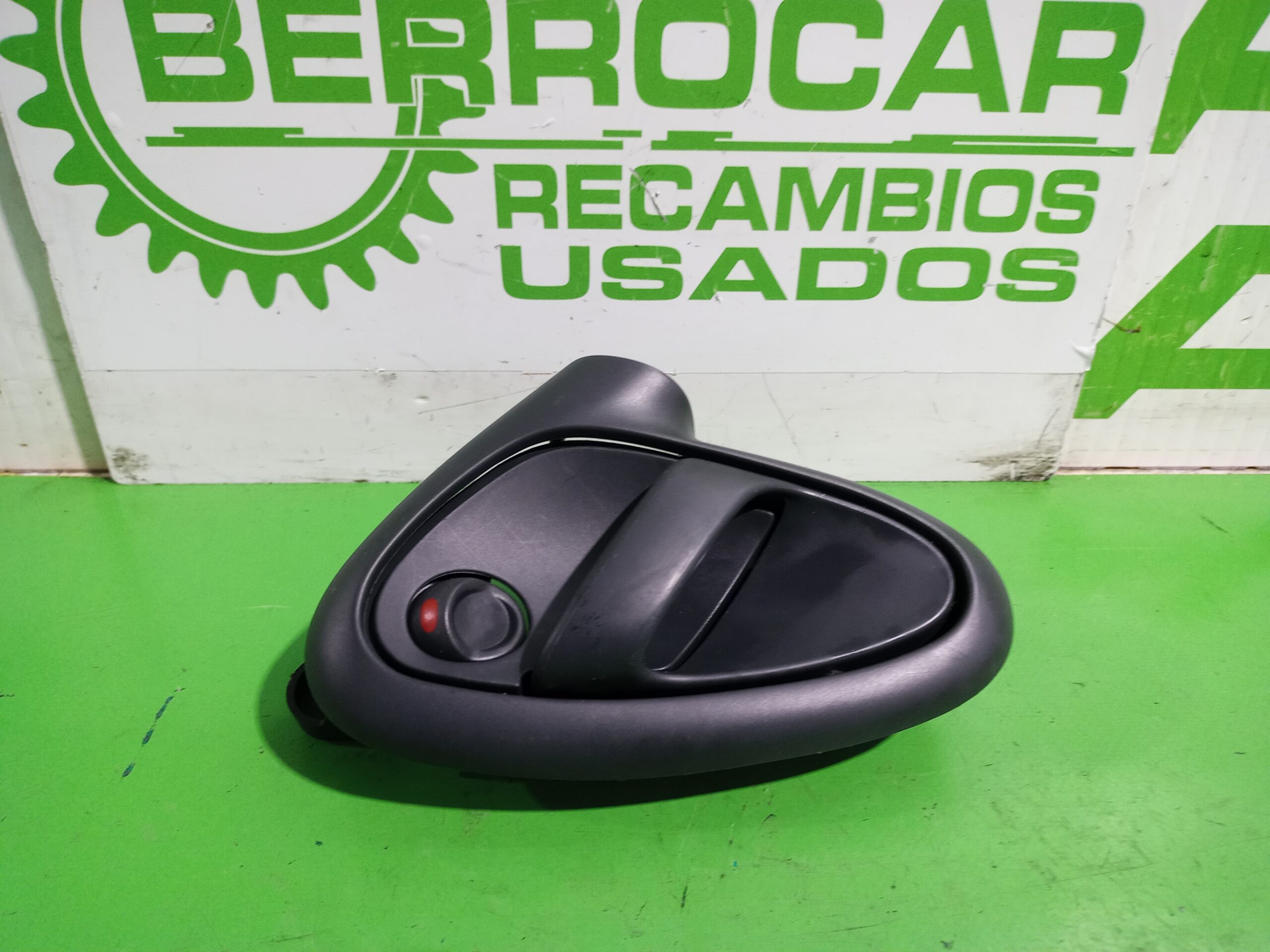 maneta_interior_trasera_izquierda_9143a1_96232001_citr_n_xsara_berlina_1_6_16v_satisfaction