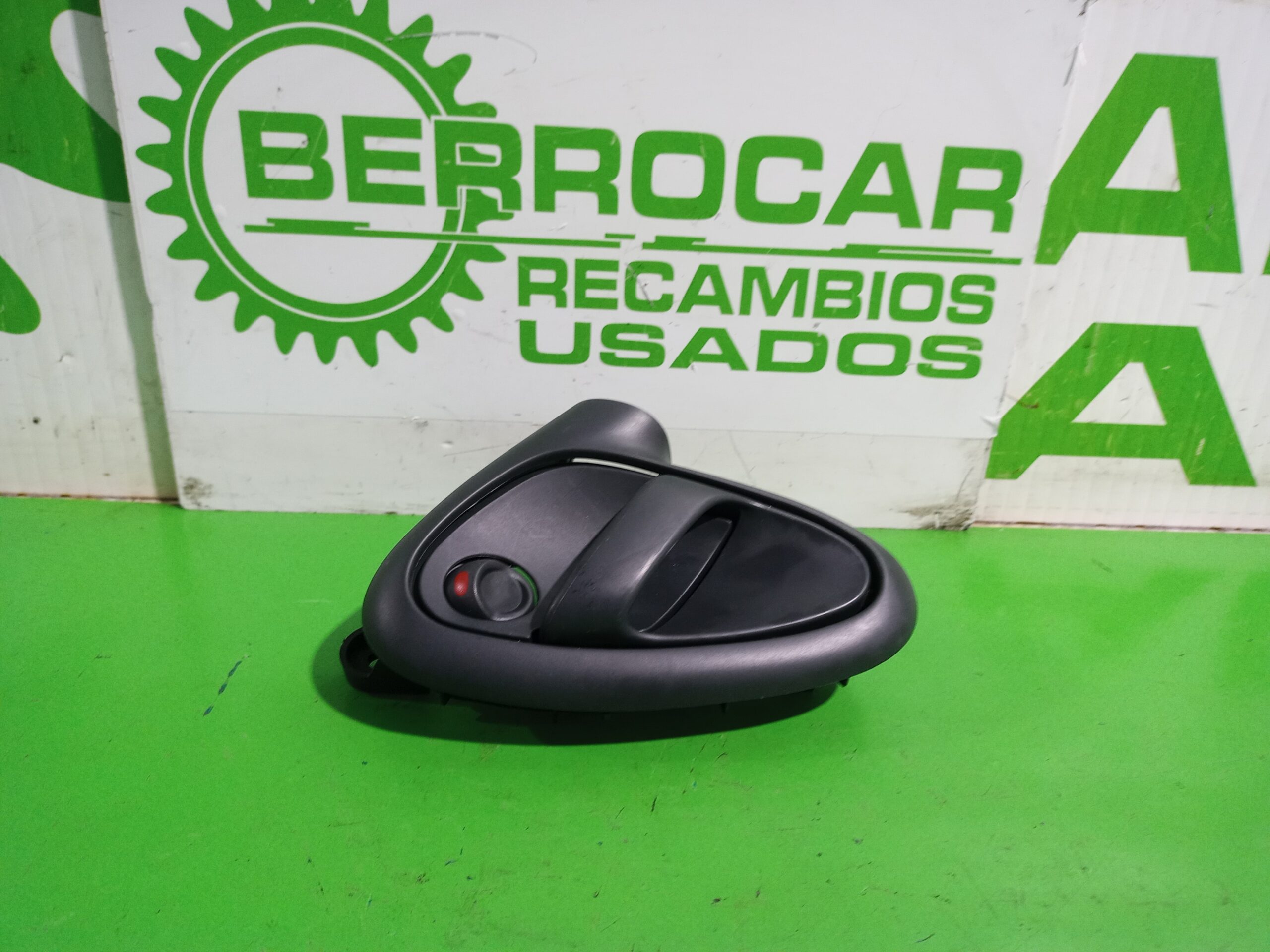 maneta_interior_trasera_izquierda_9143a1_96232001_citr_n_xsara_berlina_1_6_16v_satisfaction