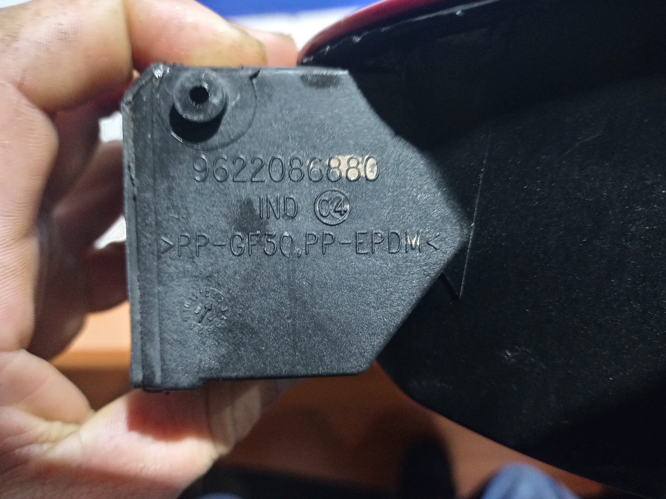 tapa_exterior_combustible_9622086880_citr_n_xsara_berlina_1_6_16v_satisfaction