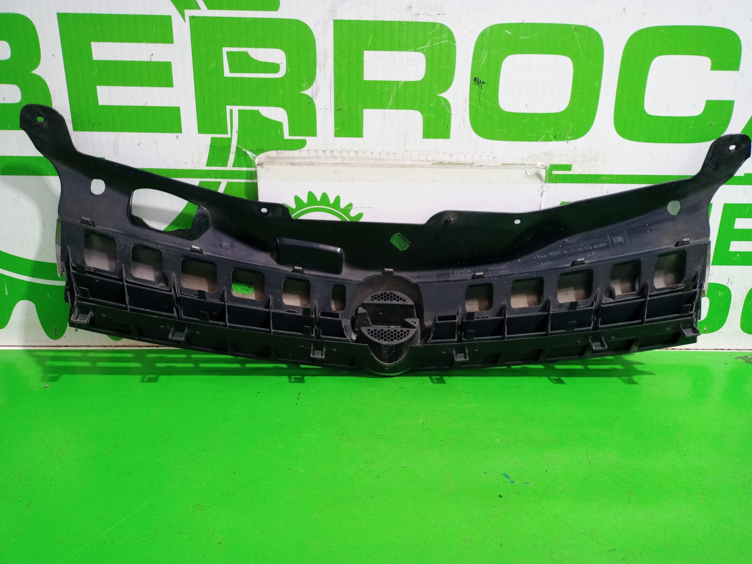 rejilla_delantera_13241961_opel_astra_h_berlina_essentia