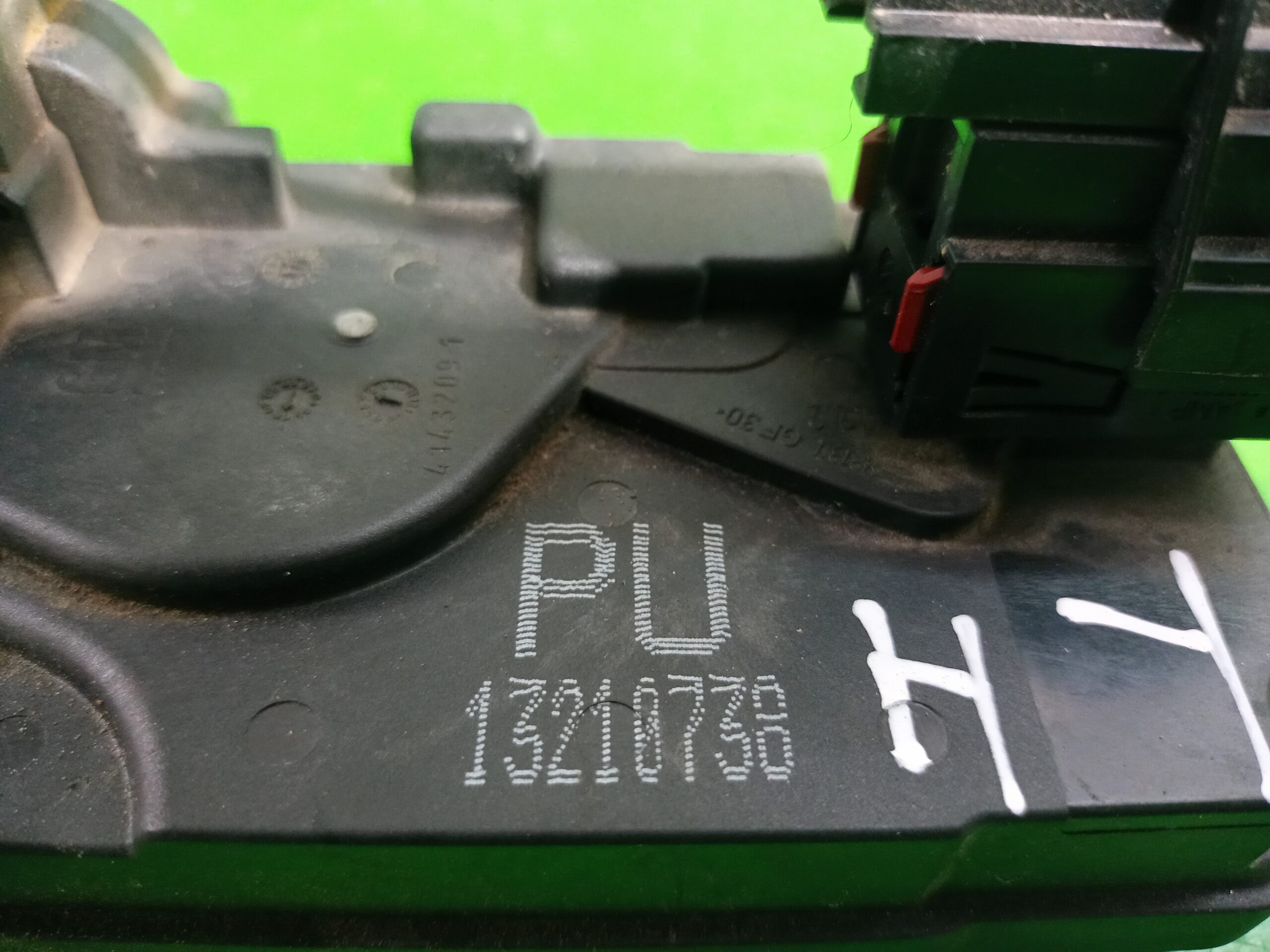 cerradura_puerta_trasera_izquierda_13210738_opel_astra_h_berlina_essentia