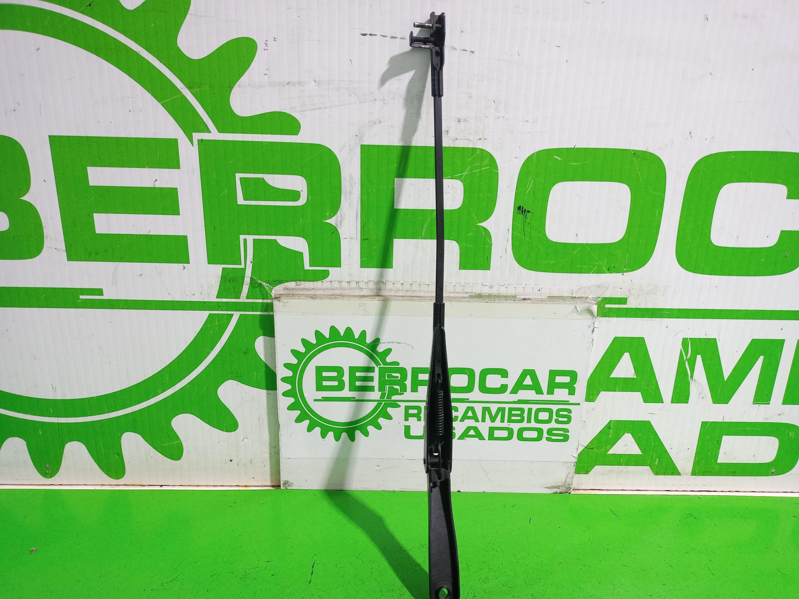 brazo_limpia_delantero_derecho_13111220_opel_astra_h_berlina_essentia