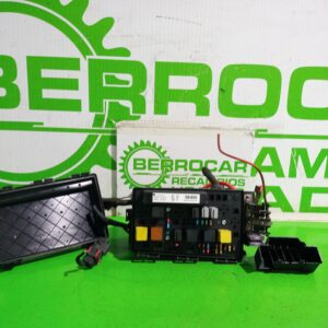 caja_reles_fusibles_13206751_opel_astra_h_berlina_essentia