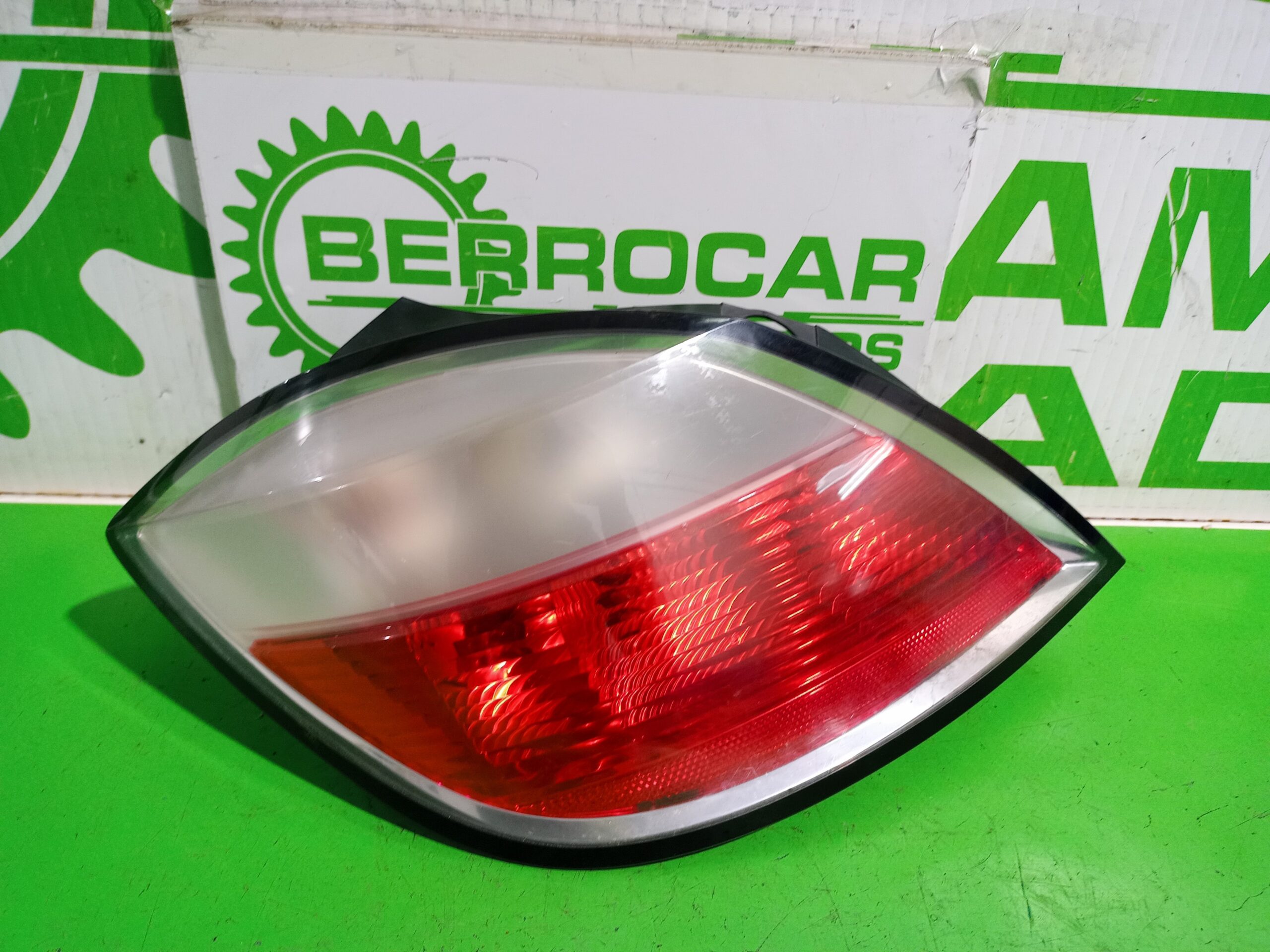 piloto_trasero_izquierdo_1222111_opel_astra_h_berlina_essentia